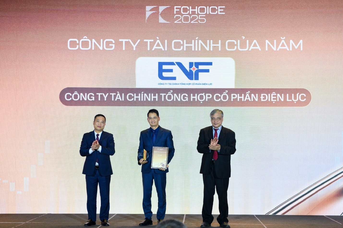 EVF được vinh danh ‘Công ty tài chính của năm’ tại FChoice 2025- Ảnh 1.