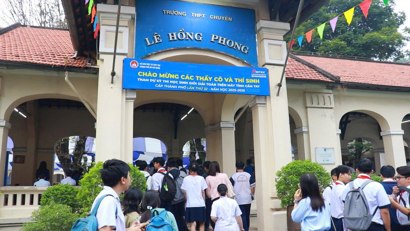 Gần 4.000 học sinh giỏi TP.HCM tranh tài tại cuộc thi hơn 30 năm tuổi - Ảnh 1.