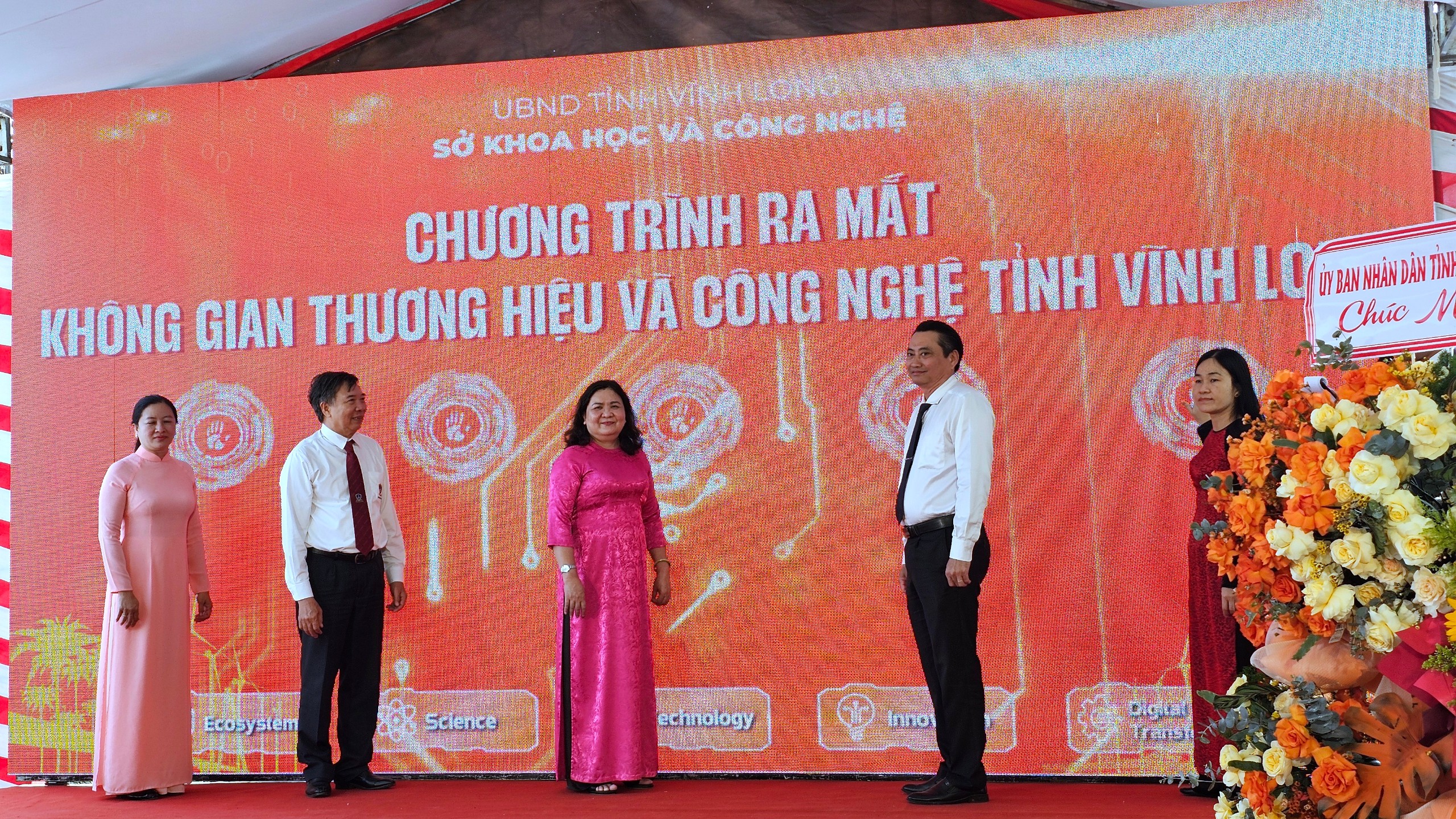 Vĩnh Long ra mắt không gian thương hiệu và công nghệ đầu tiên- Ảnh 1. Vĩnh Long ra mắt không gian thương hiệu và công nghệ đầu tiên- Ảnh 1.