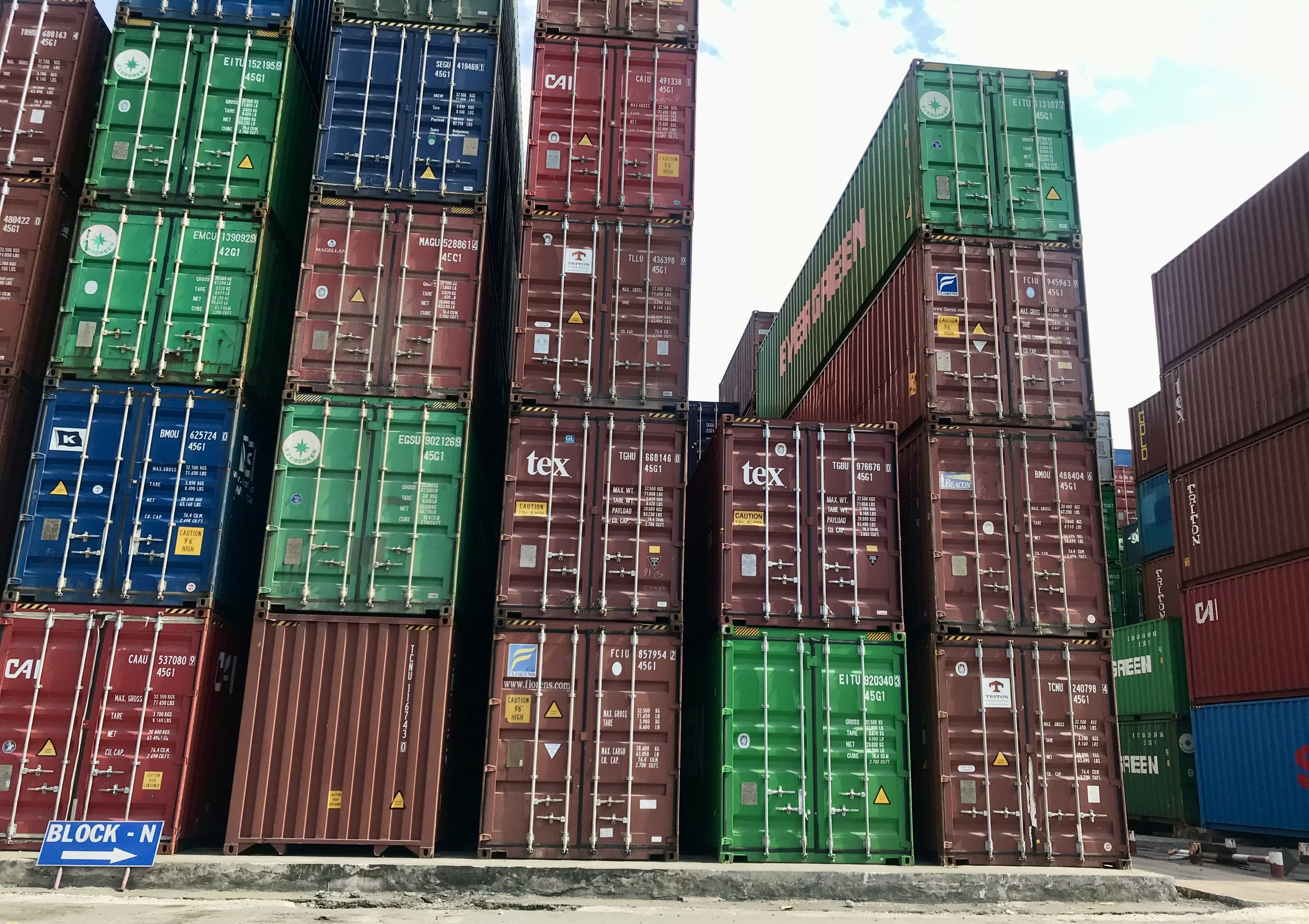 Bộ Công thương khuyến nghị đến doanh nghiệp để giảm rủi ro từ xung đột Trung Đông - Ảnh 1.