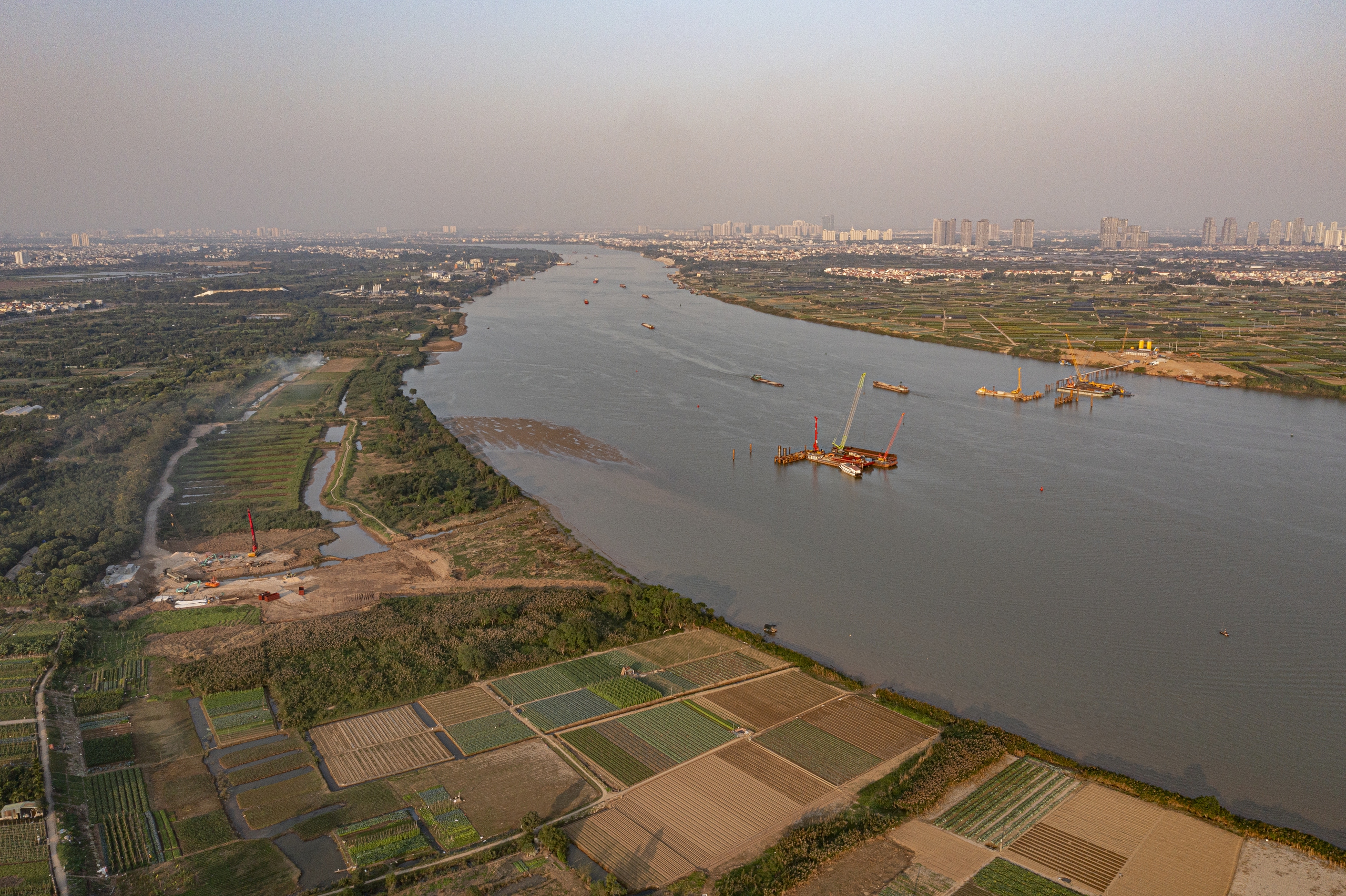 Dấu ấn hạ tầng thủ đô qua 7 dự án cầu vượt sông Hồng - Ảnh 1.