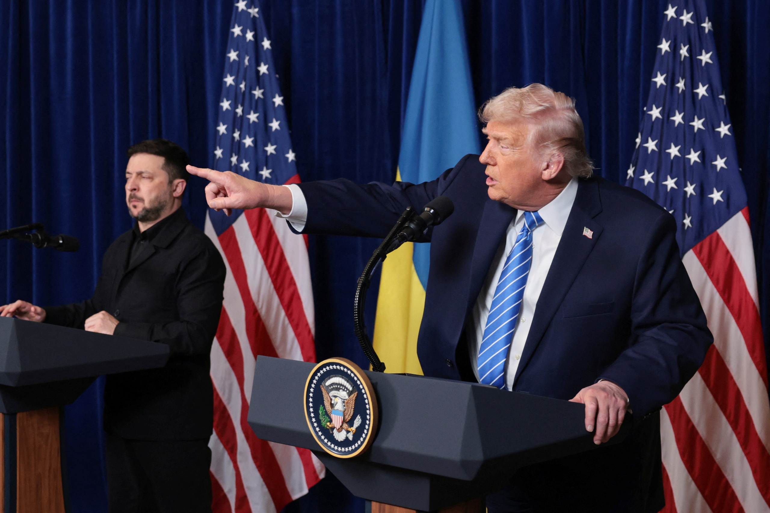 Trump cáo buộc Zelensky cản trở hòa bình trong cuộc xung đột Ukraine - Ảnh 1.