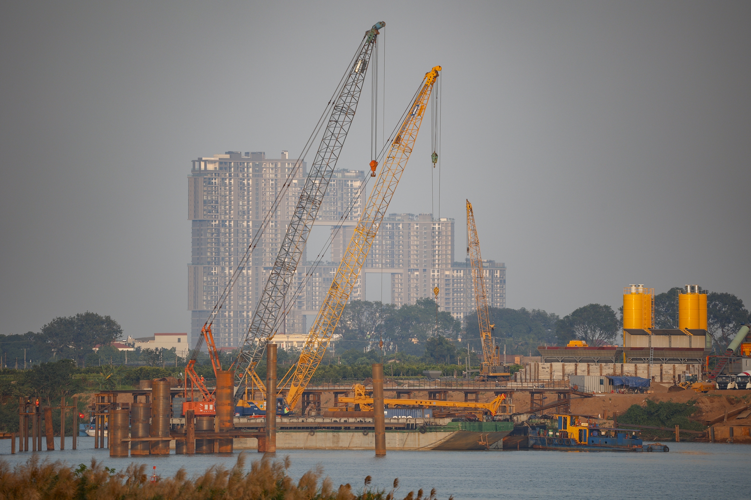 Dấu ấn hạ tầng thủ đô qua 7 dự án cầu vượt sông Hồng - Ảnh 4.