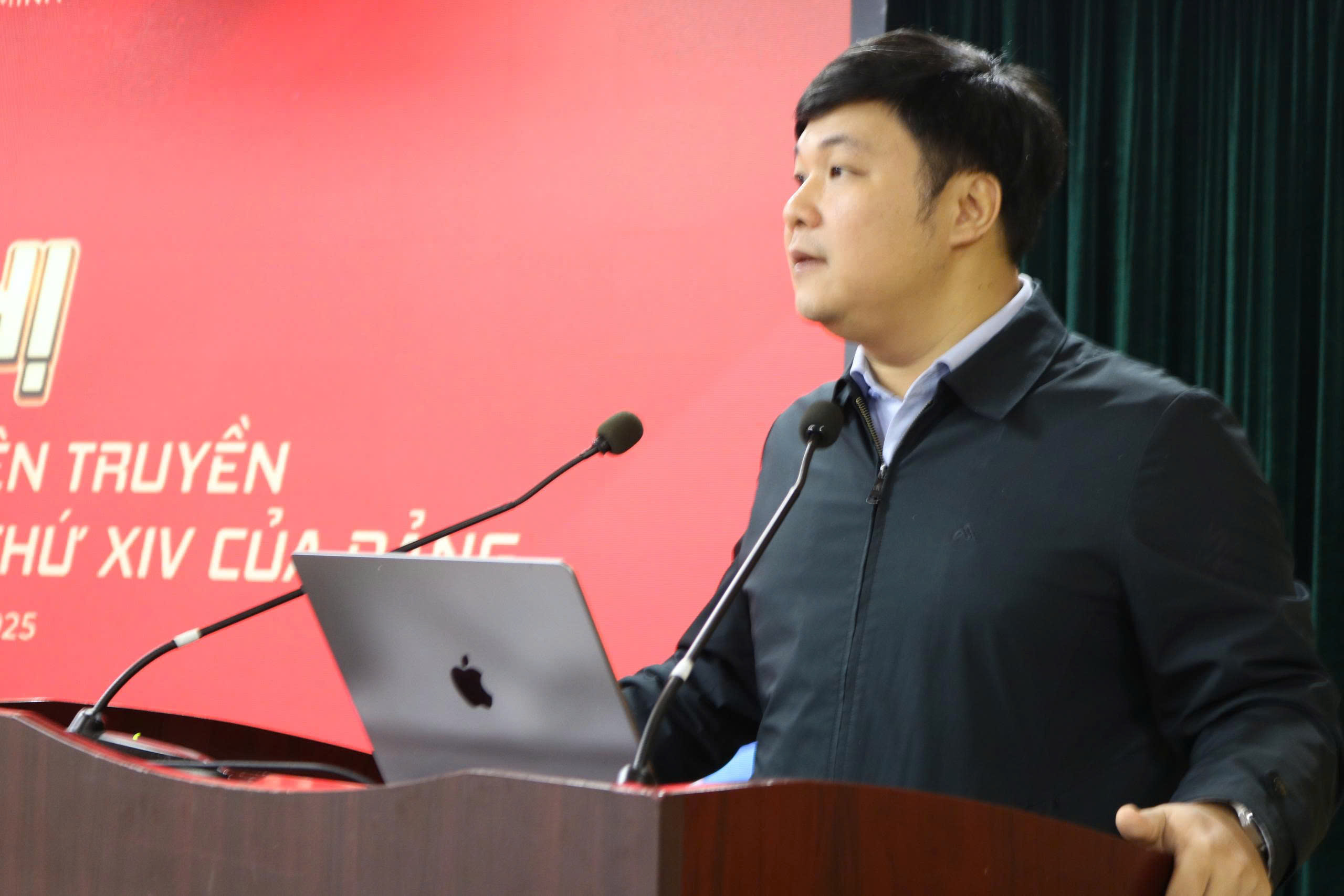 Giới trẻ cả nước ch&agrave;o cờ trước Đại hội XIV của Đảng thể hiện l&ograve;ng y&ecirc;u nước - Ảnh 2.