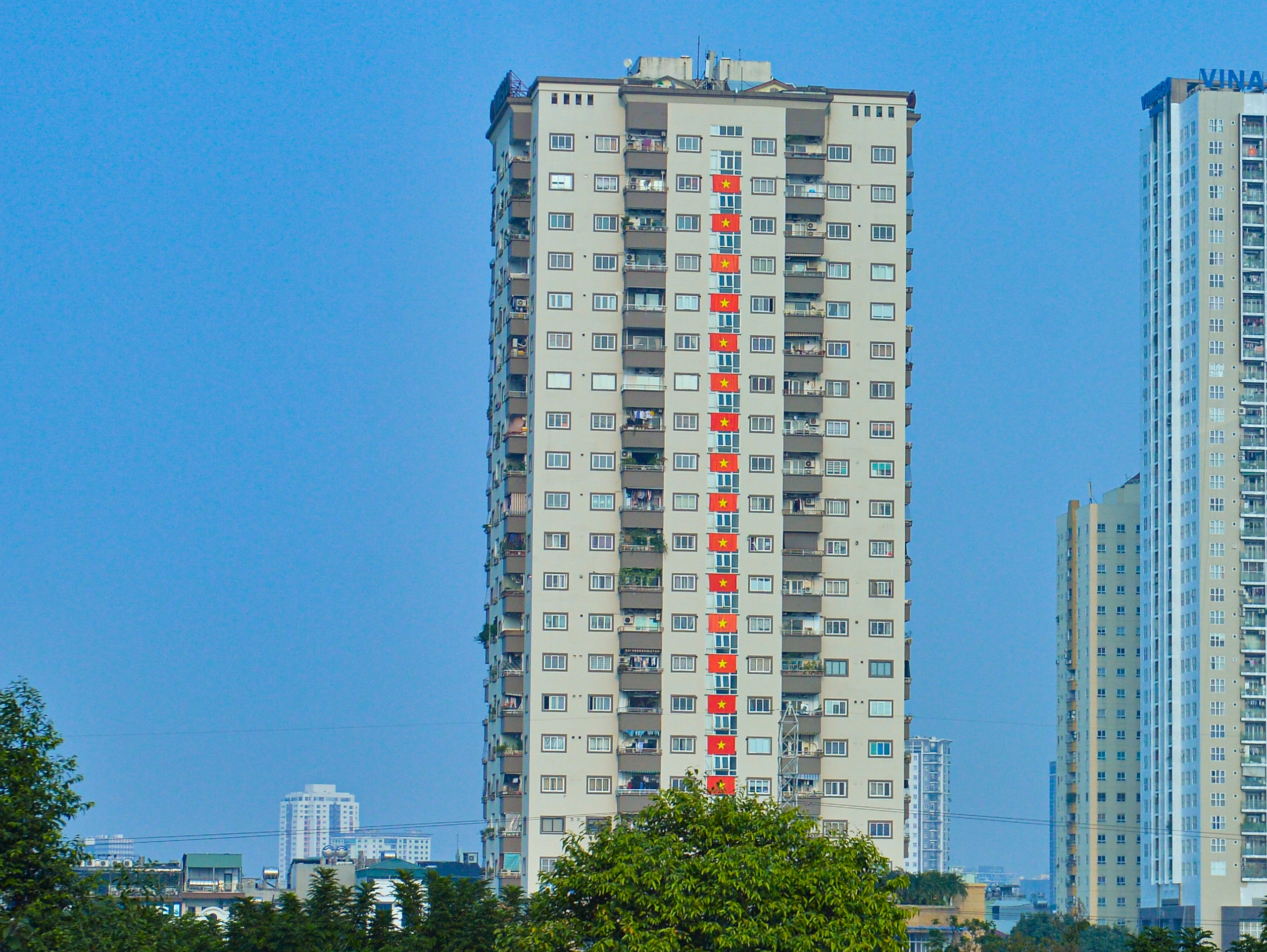 Phố phường Hà Nội rực rỡ cờ hoa chào mừng Đại hội XIV của Đảng- Ảnh 19.