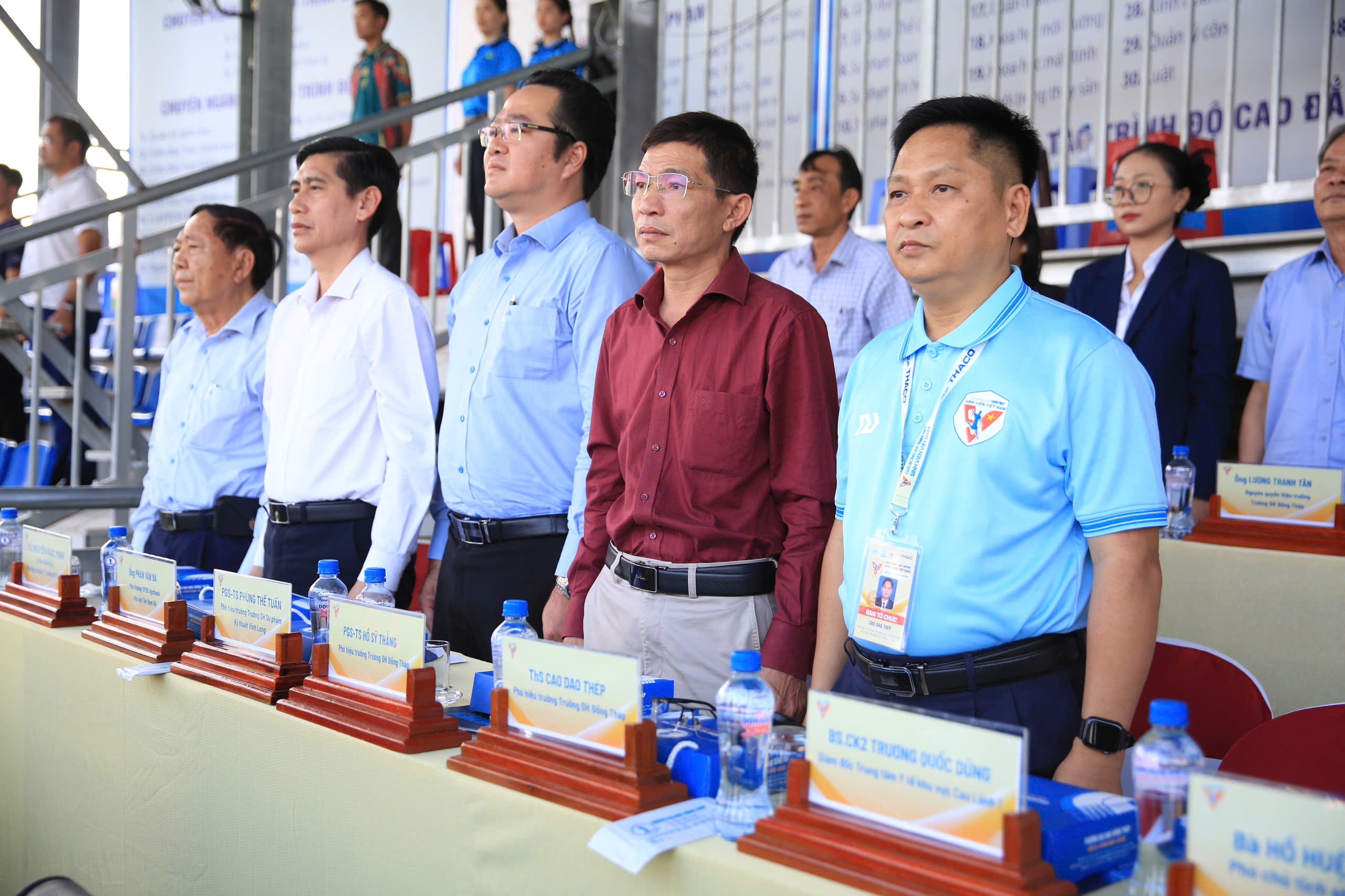 Hàng ngàn người ‘tiếp lửa’ lễ khai mạc vòng loại Tây Nam bộ TNSV THACO cup 2026- Ảnh 5.