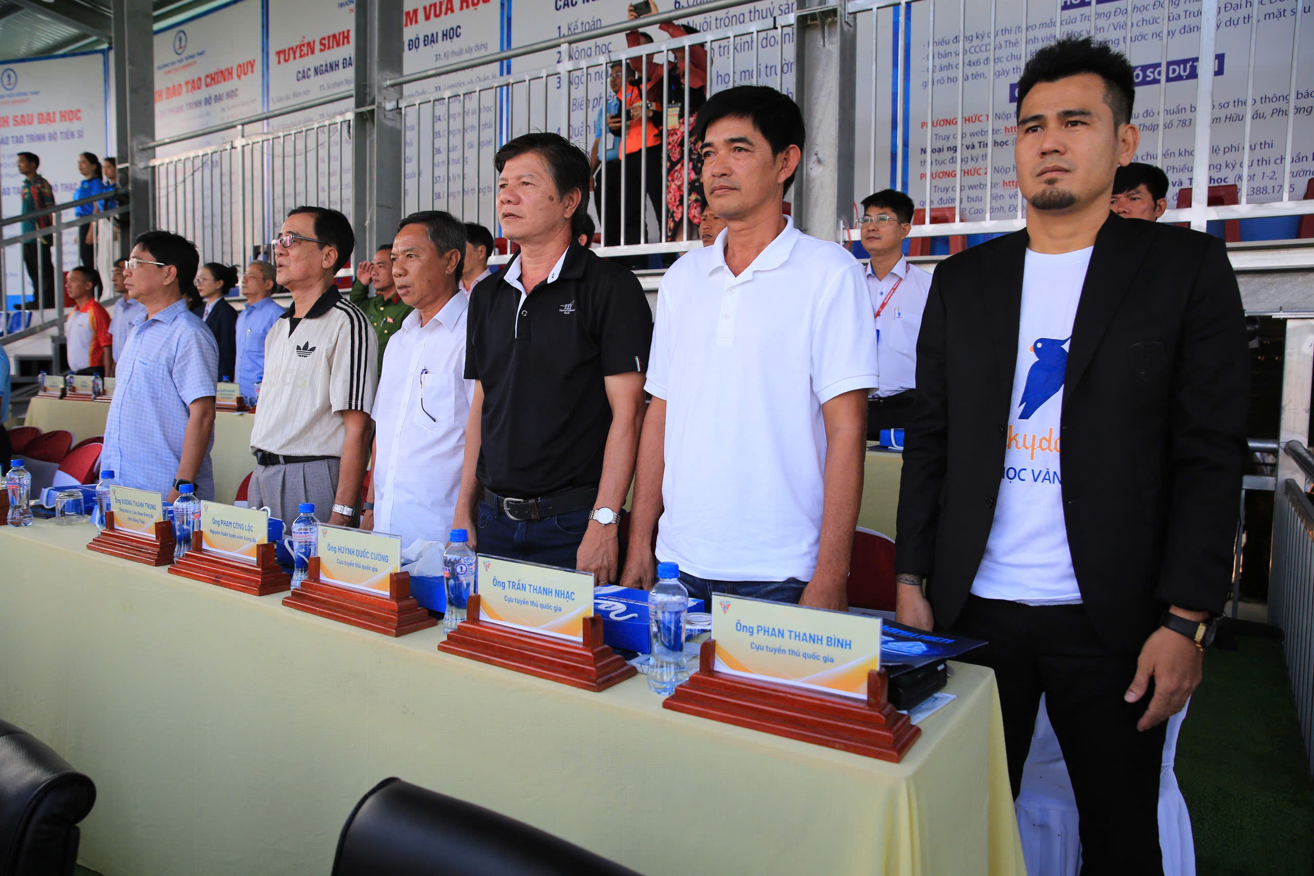 Hàng ngàn người ‘tiếp lửa’ lễ khai mạc vòng loại Tây Nam bộ TNSV THACO cup 2026- Ảnh 7.