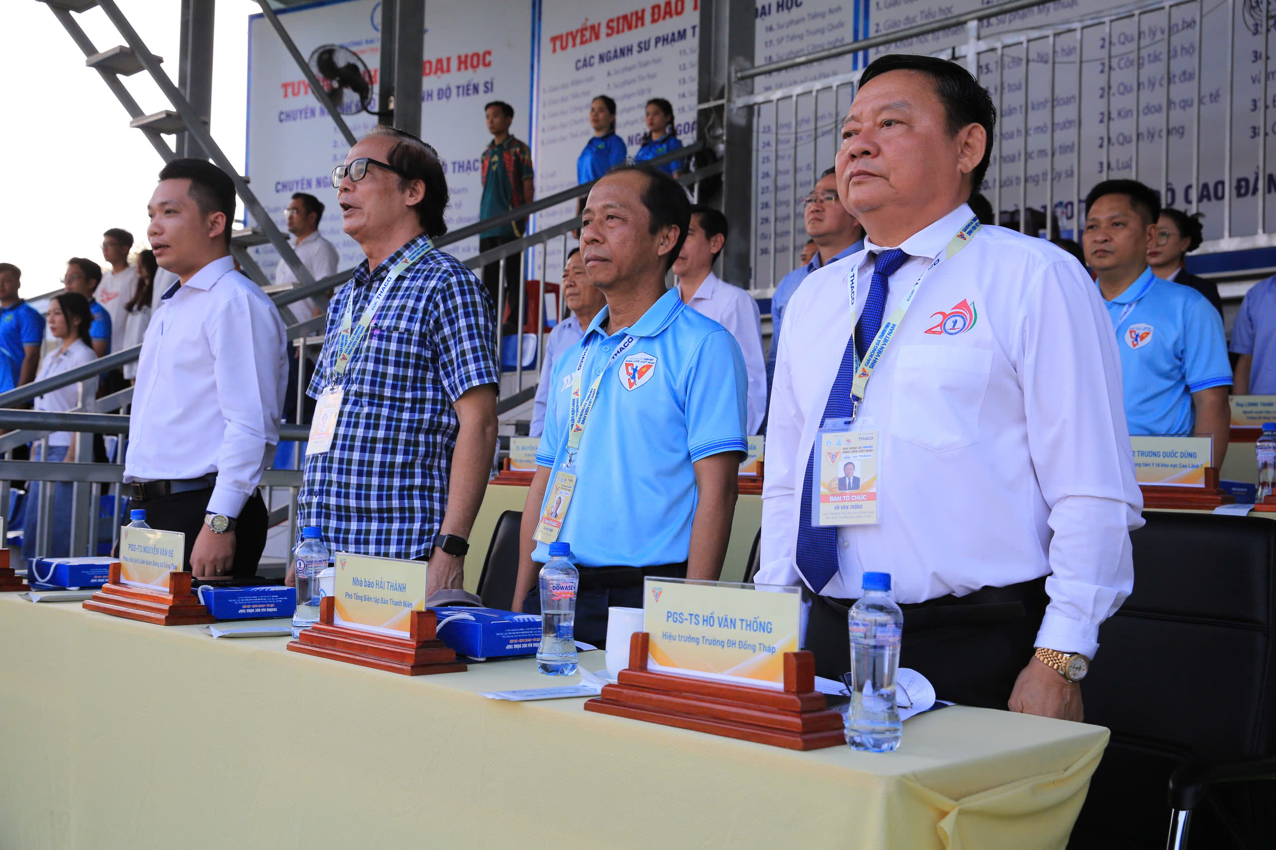 Hàng ngàn người ‘tiếp lửa’ lễ khai mạc vòng loại Tây Nam bộ TNSV THACO cup 2026- Ảnh 3.