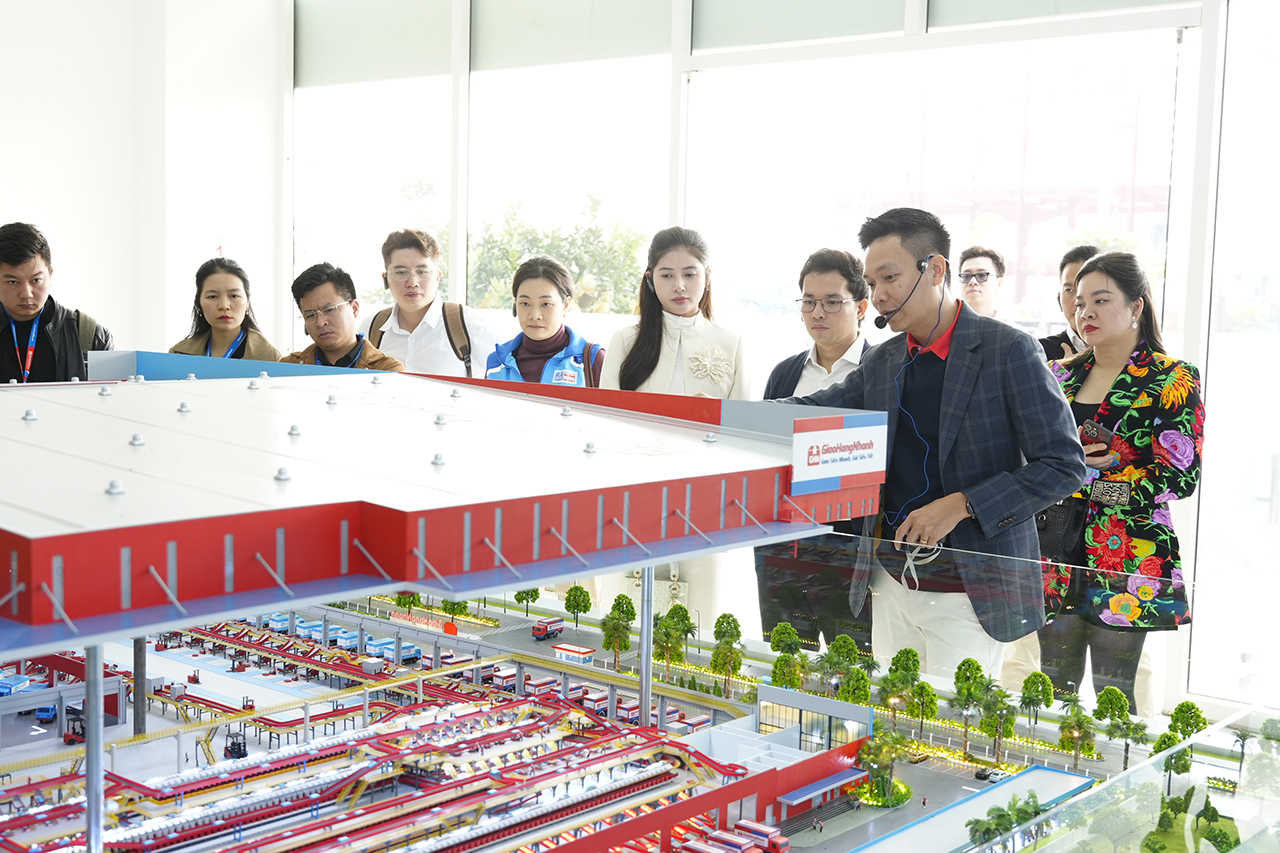 - Ảnh 10. - Ảnh 10.