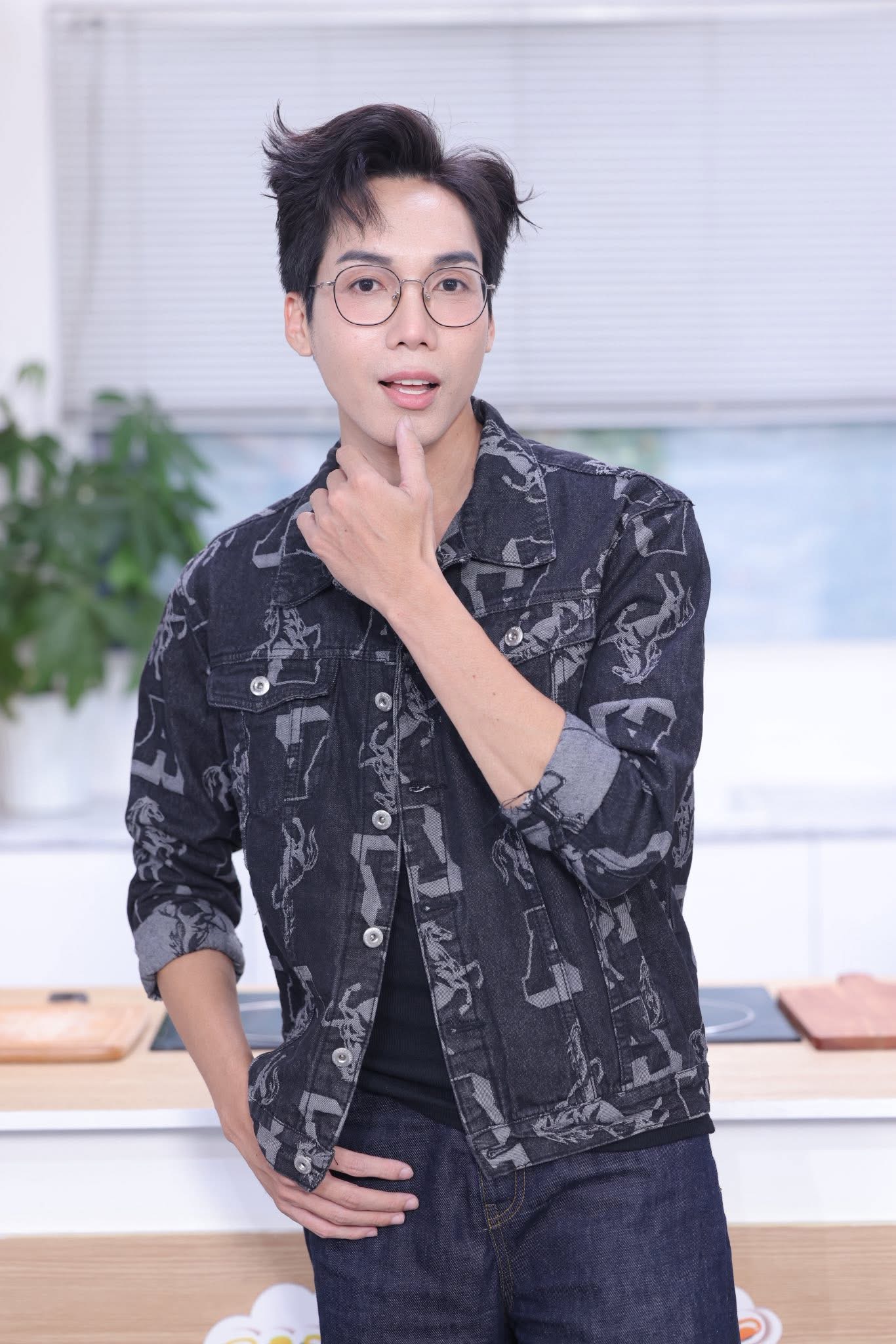 Dương Thanh Vàng ra sao sau cú sốc bị khán giả đuổi xuống sân khấu? - Ảnh 2.