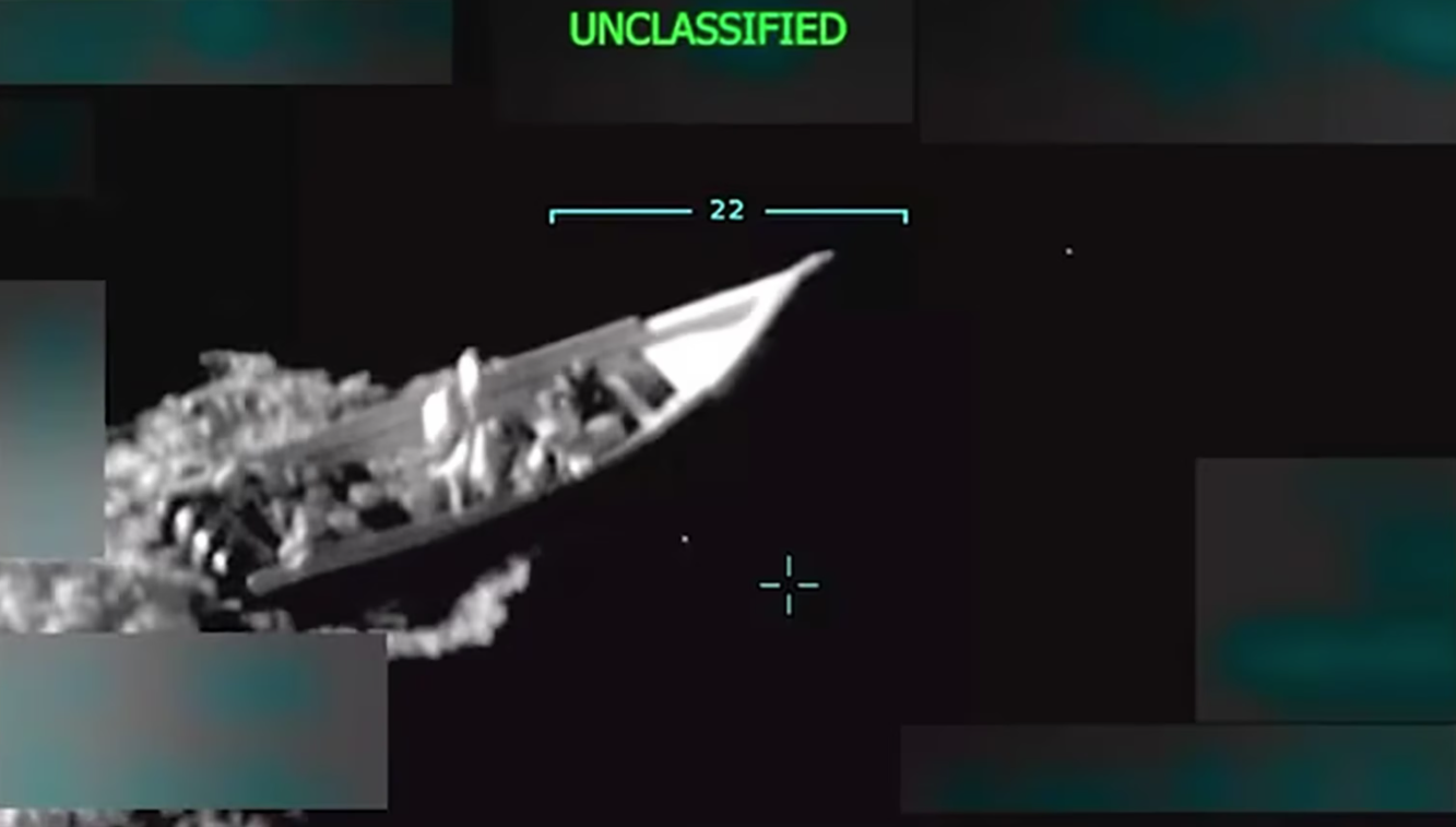 Mỹ sơn lại tiêm kích Mỹ giả dạng máy bay dân sự tấn công tàu Venezuela - Ảnh 1.