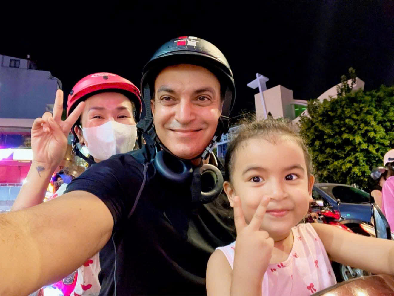 Võ Hạ Trâm và chồng Ấn Độ sau 7 năm 'về chung nhà'- Ảnh 2.