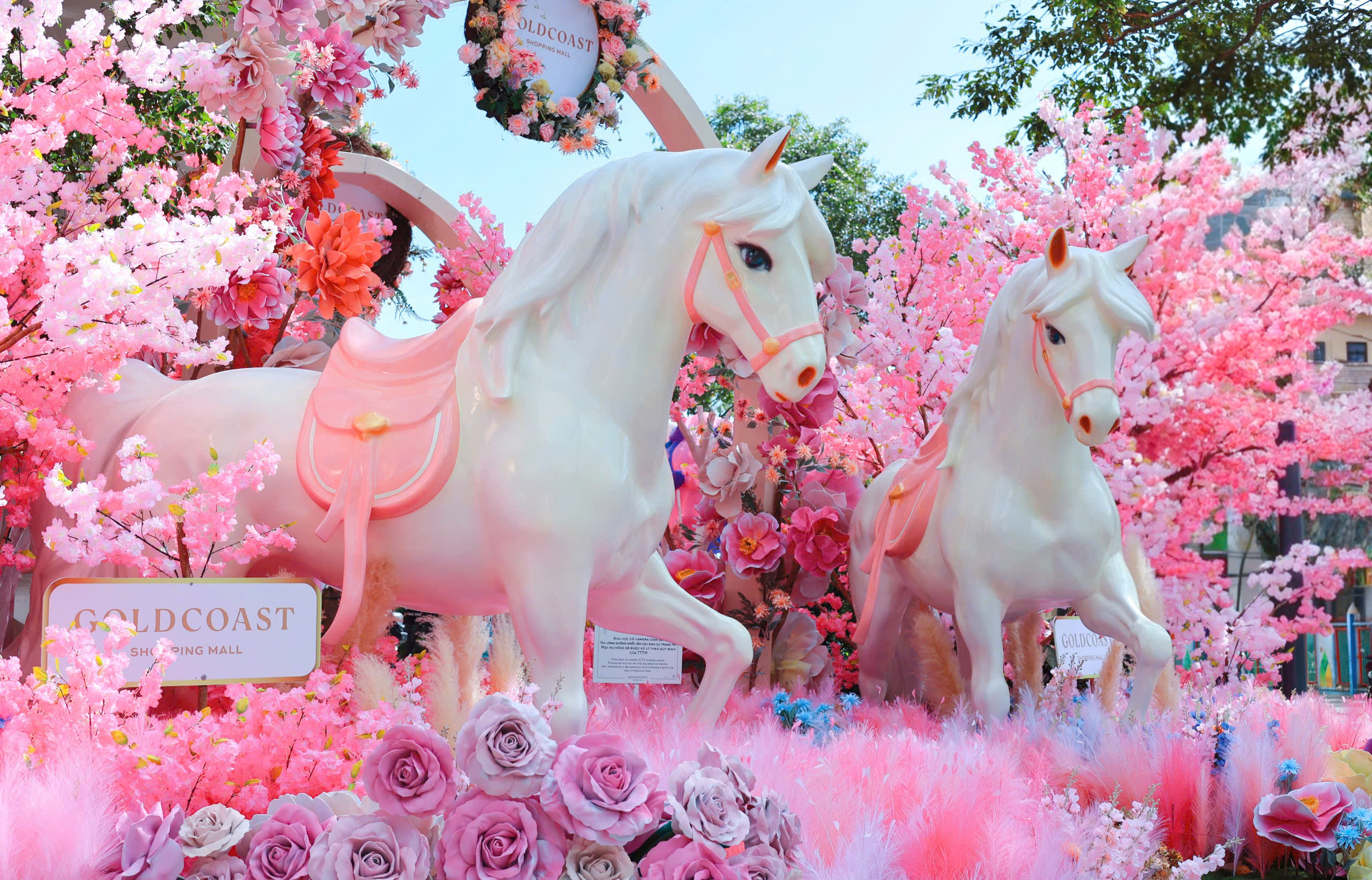 Linh vật ngựa Tết Bính Ngọ ‘gây sốt’ vì quá dễ thương- Ảnh 1.