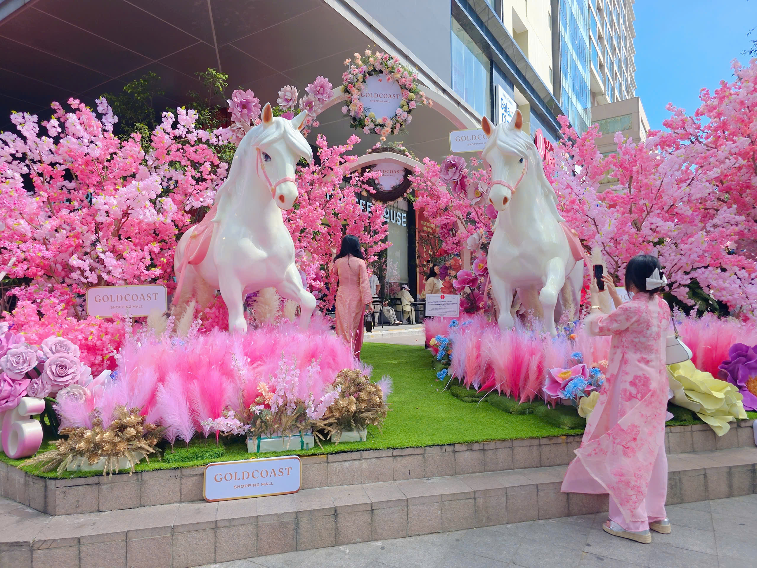 Linh vật ngựa Tết Bính Ngọ ‘gây sốt’ vì quá dễ thương- Ảnh 2.