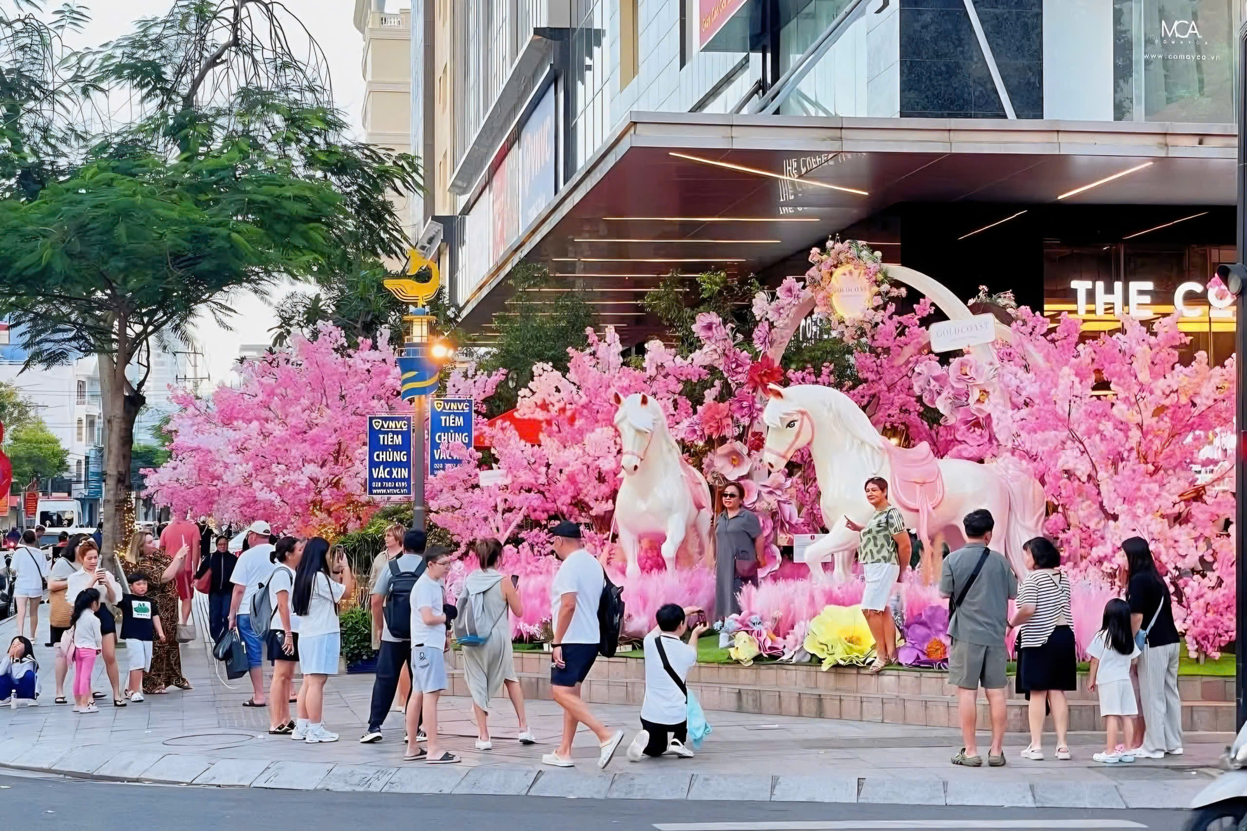 Linh vật ngựa Tết Bính Ngọ ‘gây sốt’ vì quá dễ thương- Ảnh 8.