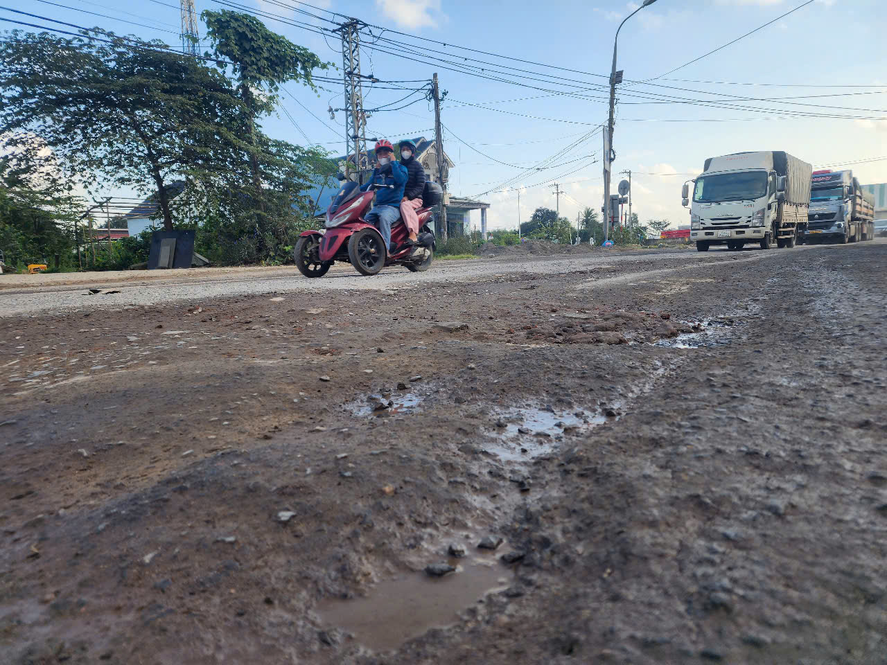 Đà Nẵng:Ra 'tối hậu thư' giải phóng mặt bằng QL14B, thi công xuyên đêm để về đích - Ảnh 1.