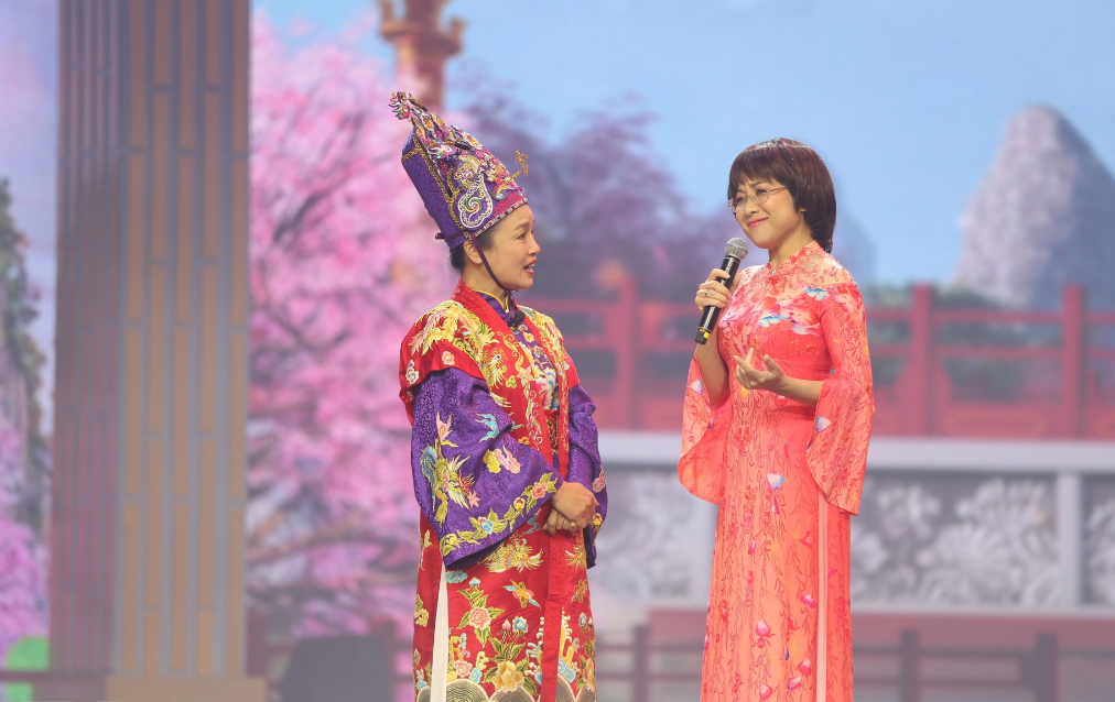 Cuộc sống của MC duy nhất dẫn ‘Táo quân’- Ảnh 1.