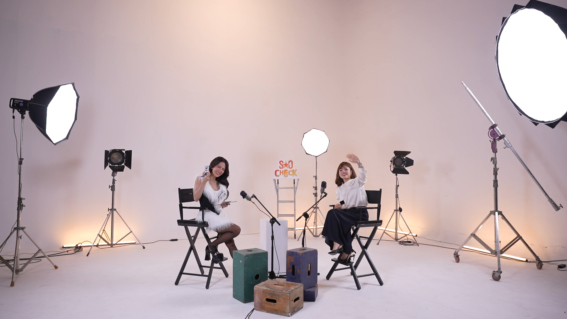 Ca sĩ Hà Nhi: Tốt nghiệp Ngoại thương, thừa nhận khô khan trong tình yêu- Ảnh 2.