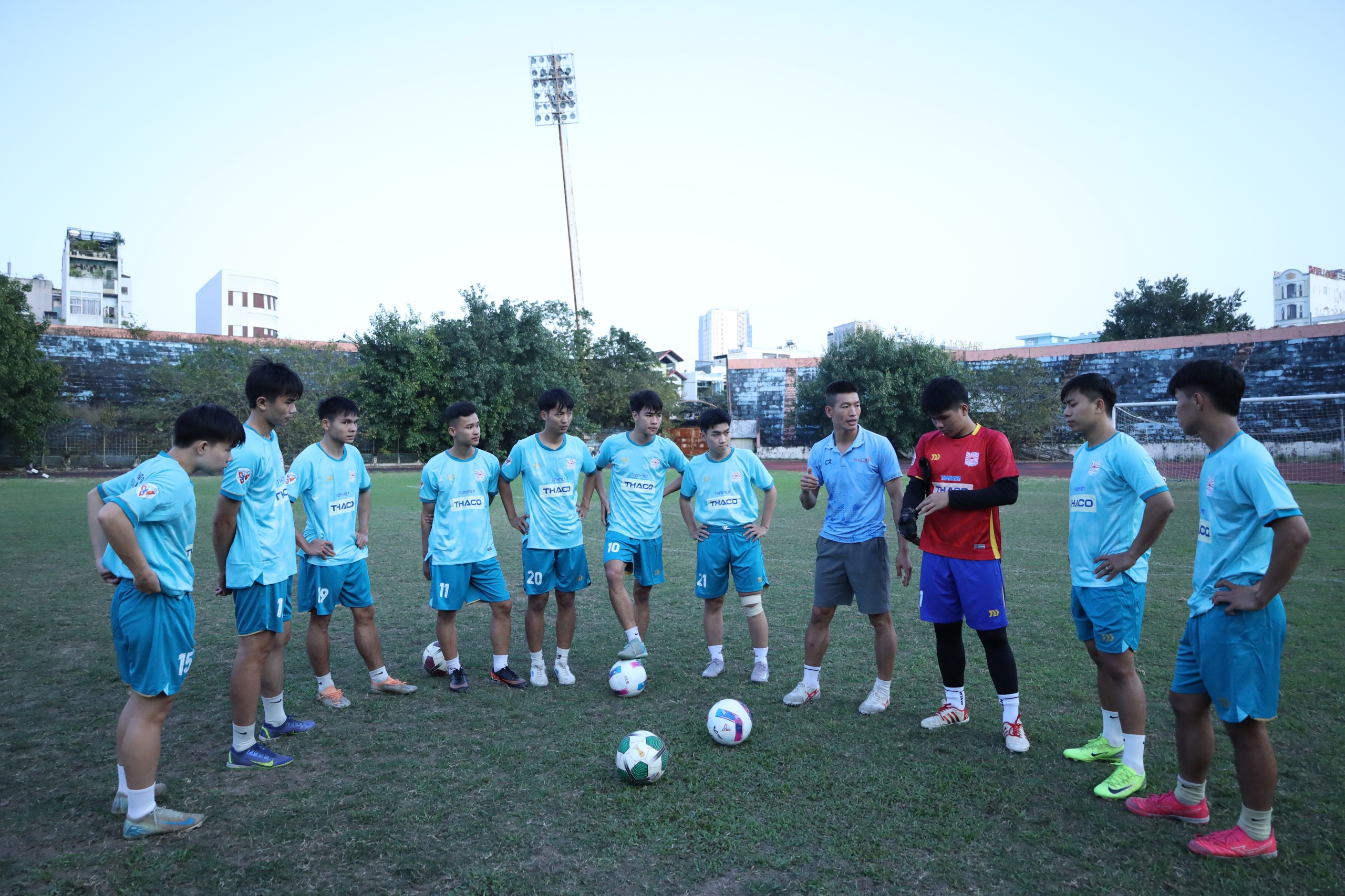 Đội Trường CĐ Phương Đông Đà Nẵng không ngại áp lực, sẵn sàng cống hiến hết mình- Ảnh 1. Đội Trường CĐ Phương Đông Đà Nẵng không ngại áp lực, sẵn sàng cống hiến hết mình- Ảnh 1.