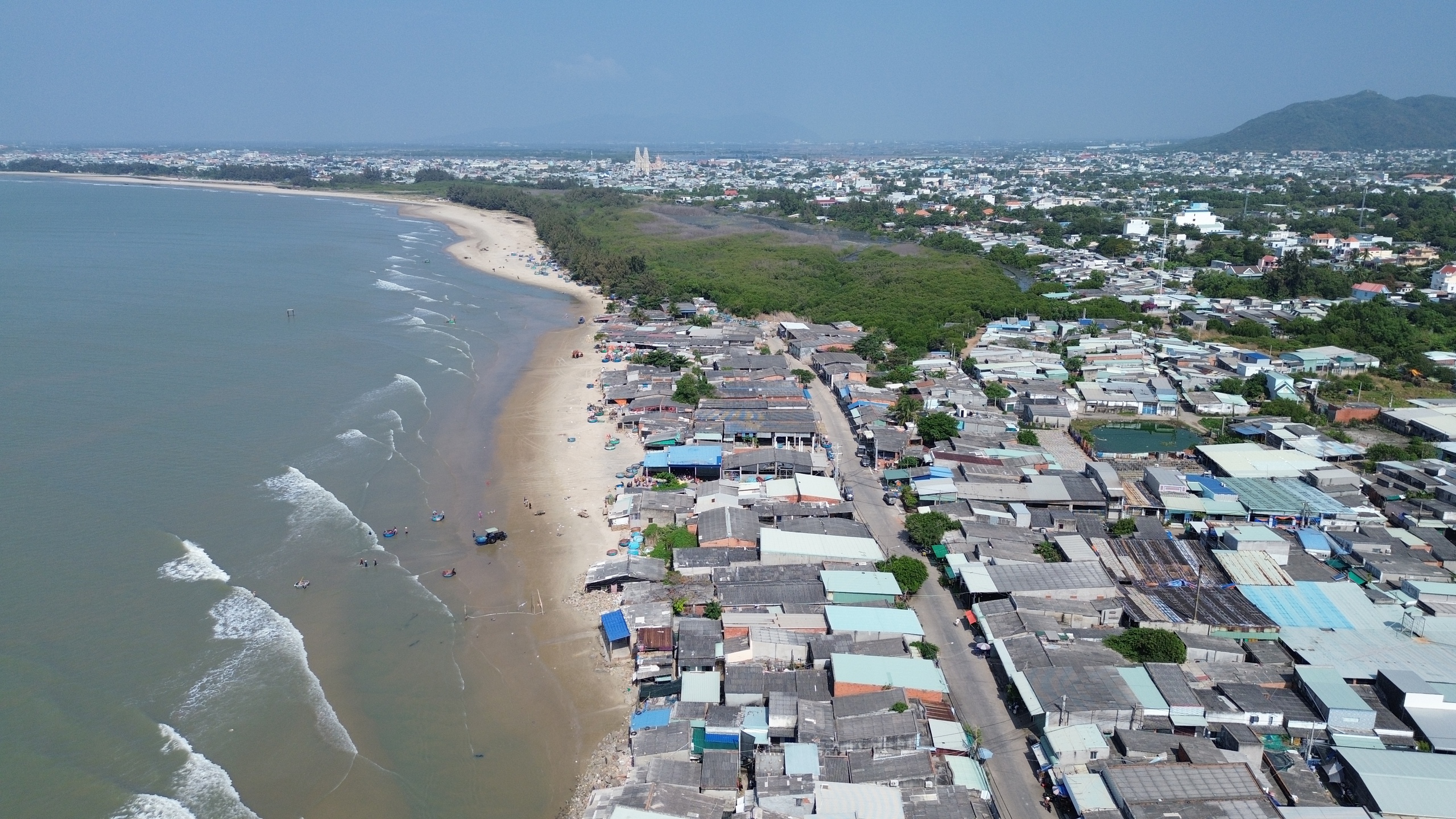 TP.HCM: Xóa xổ điểm đen ô nhiễm ao Hải Hà, xã Long Hải  - Ảnh 3.