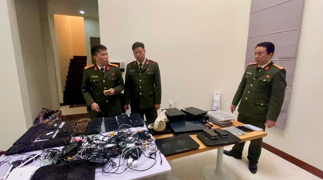 2 người Trung Quốc điều hành 7 người Hàn Quốc lừa đảo qua mạng- Ảnh 2.