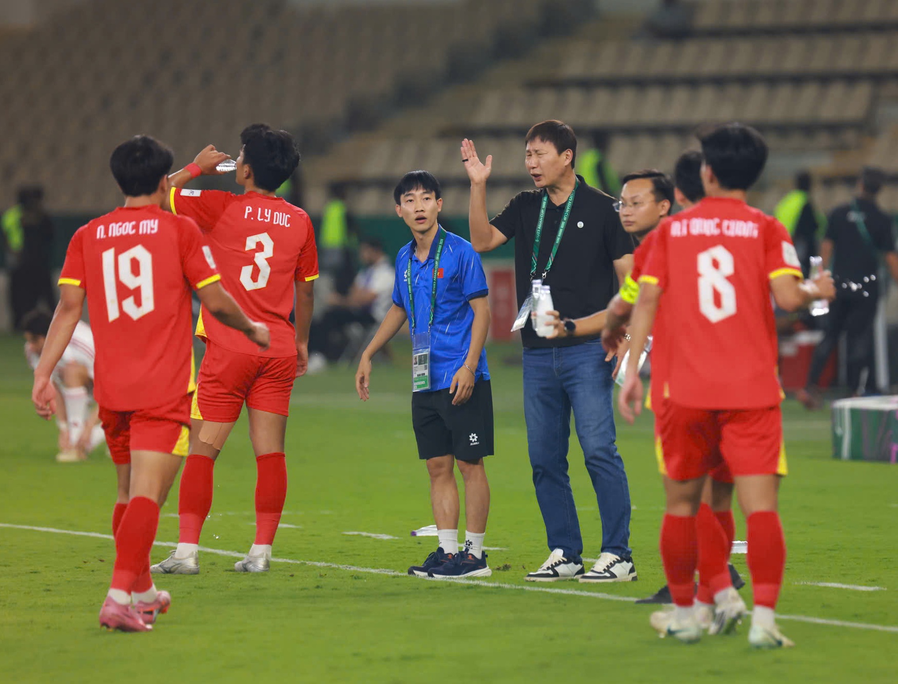 Phép màu HLV Kim Sang-sik giúp U.23 Việt Nam thăng hoa tuyệt đối, VFF thưởng 3,1 tỉ đồng vé bán kết- Ảnh 2.