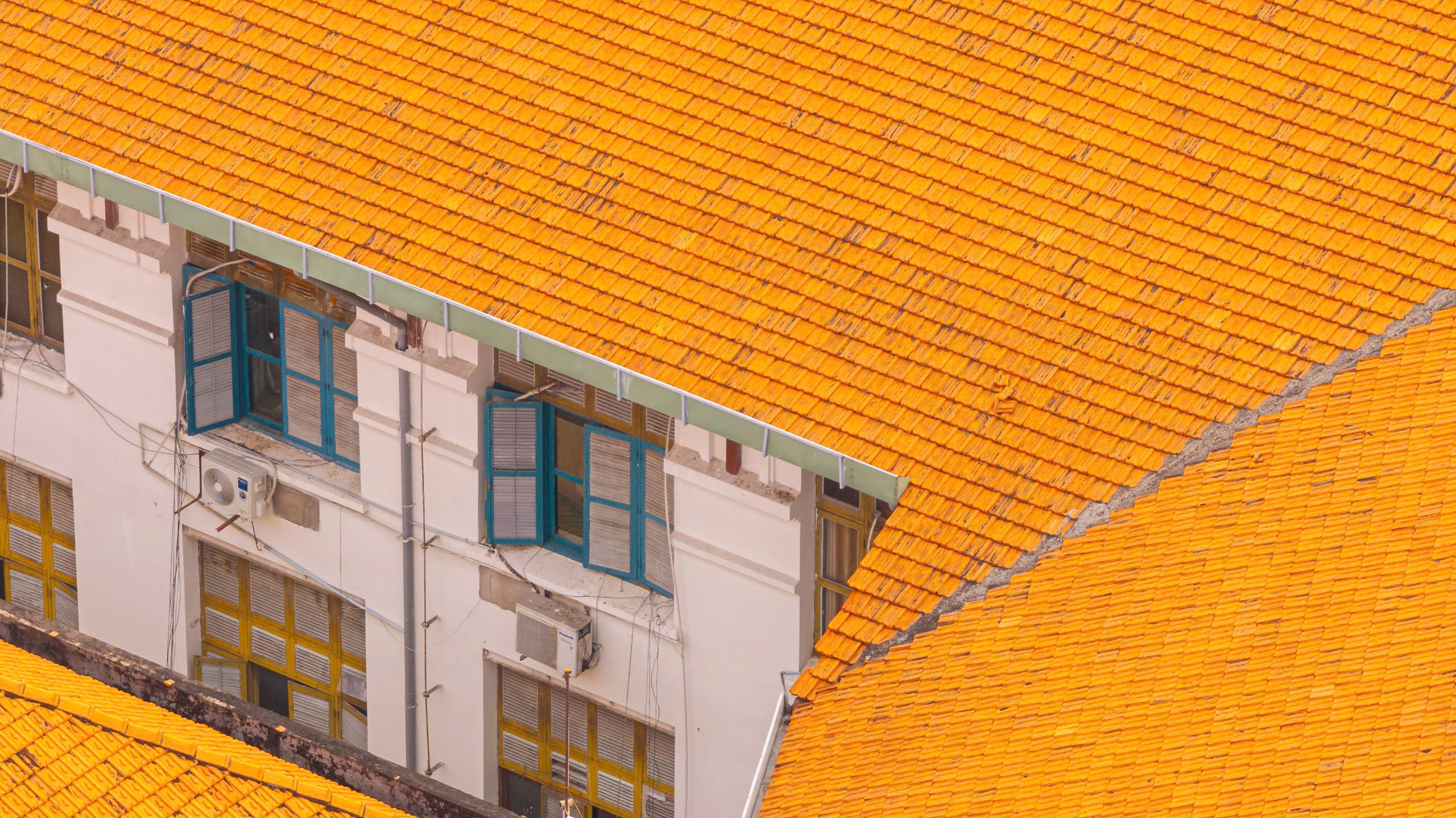 Tòa nhà cổ 111 năm tuổi gần chợ Bến Thành ở TP.HCM có gì đặc biệt?- Ảnh 7.