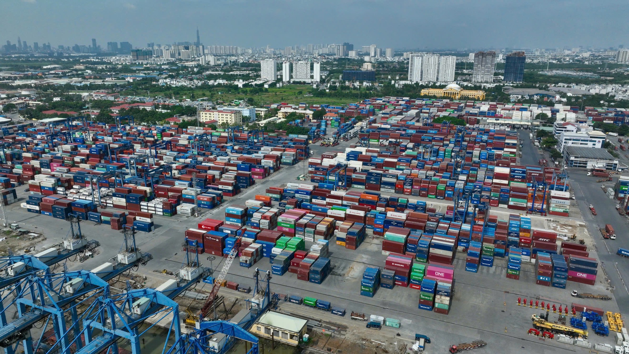 Tăng trưởng kinh tế VN 2025: Những bứt ph&aacute; v&agrave; th&aacute;ch thức trong bối cảnh to&agrave;n cầu - Ảnh 1.