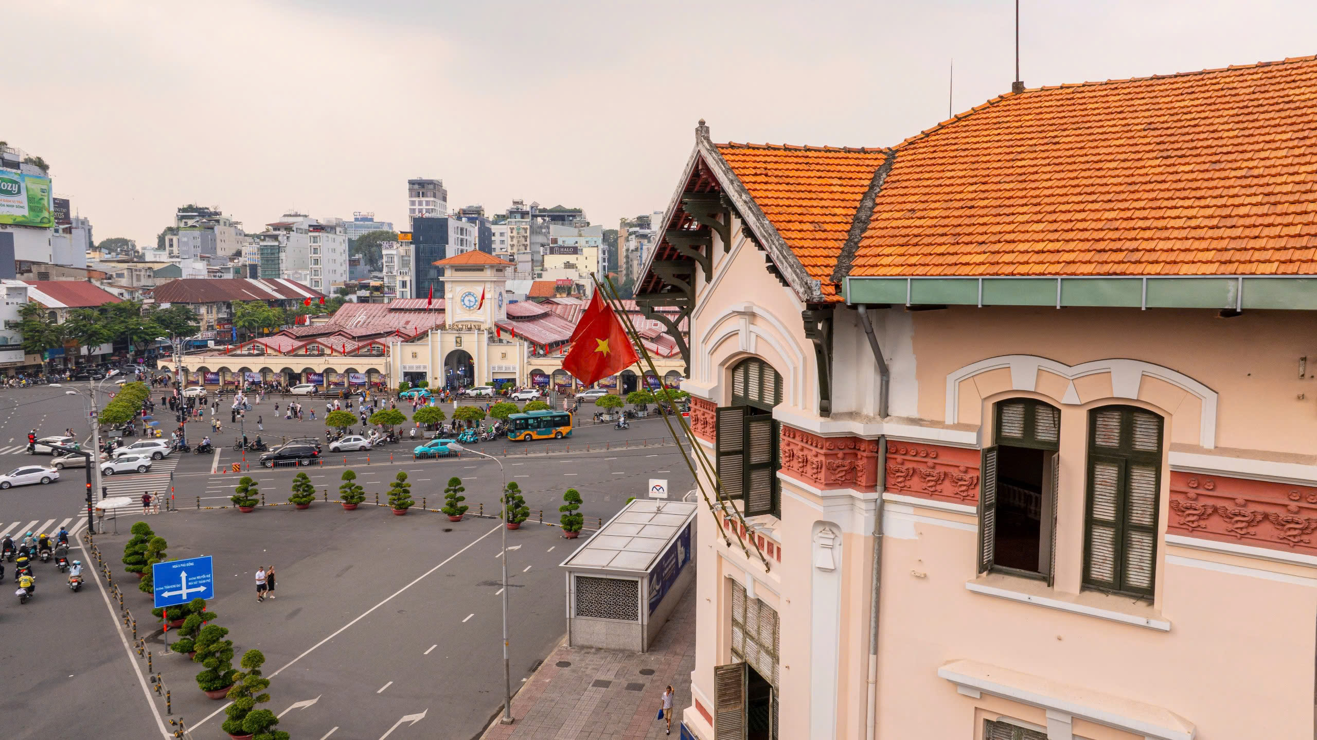 Tòa nhà cổ 111 năm tuổi gần chợ Bến Thành ở TP.HCM có gì đặc biệt?- Ảnh 6.