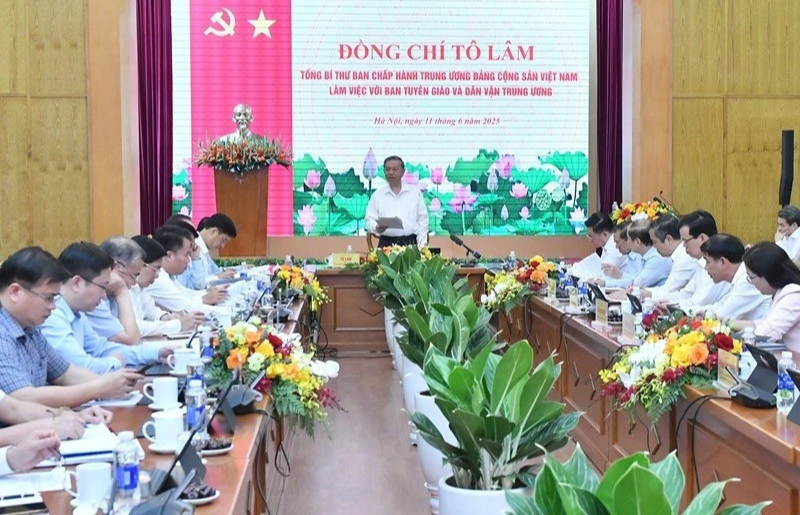 Khơi dậy tinh thần y&ecirc;u nước trong Đại hội Đảng: Thắng lợi mục ti&ecirc;u chiến lược mới - Ảnh 2.