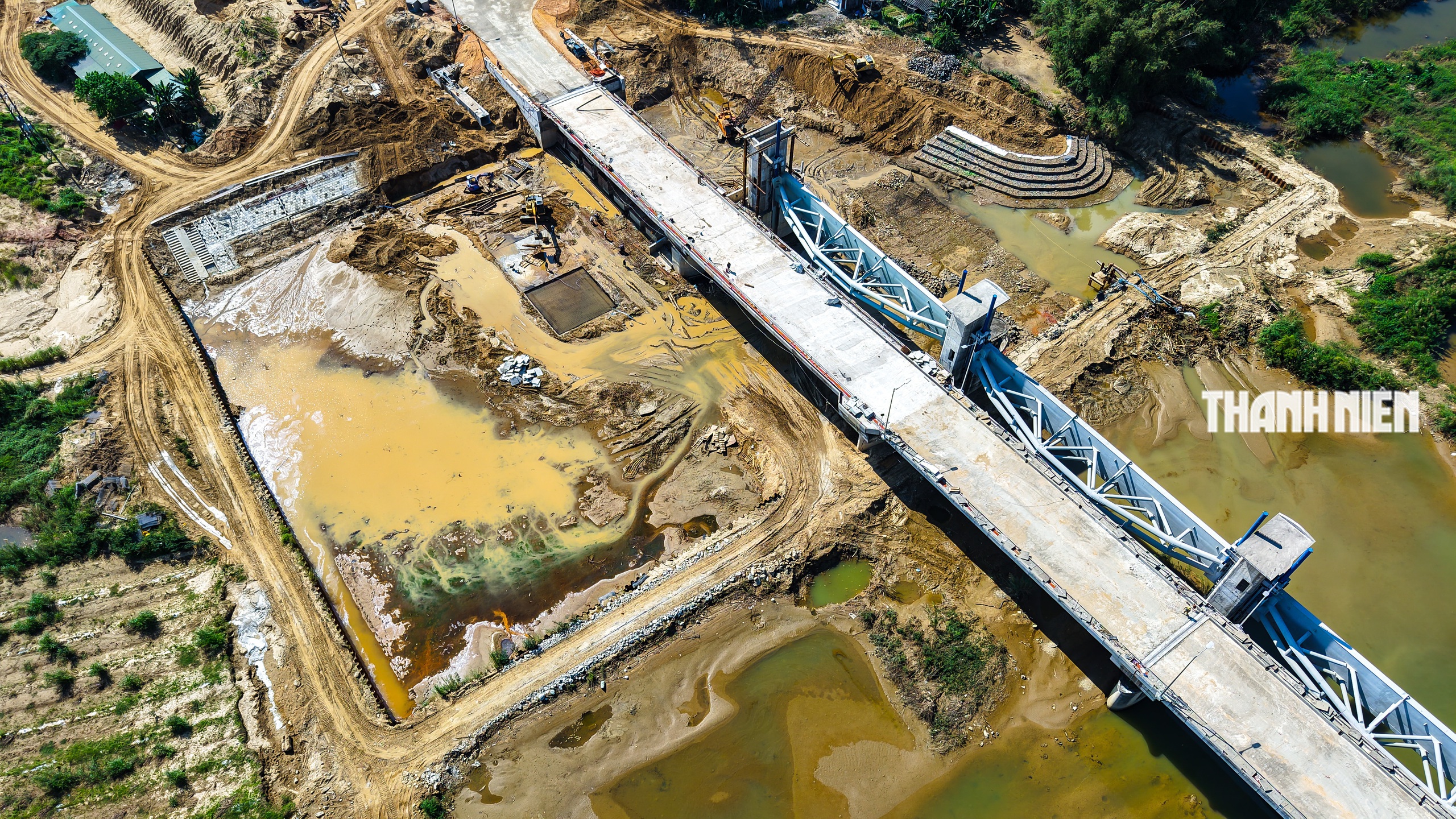 Tăng tốc thi công thông xe qua đập dâng sông Trà Khúc trước Tết Bính Ngọ- Ảnh 3.