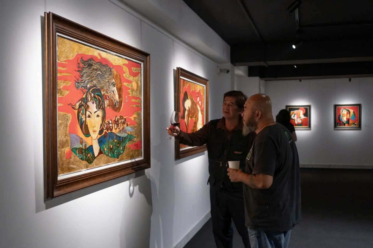 Họa sĩ Văn Y với triển lãm tranh ‘Dạ lai hương’- Ảnh 1.