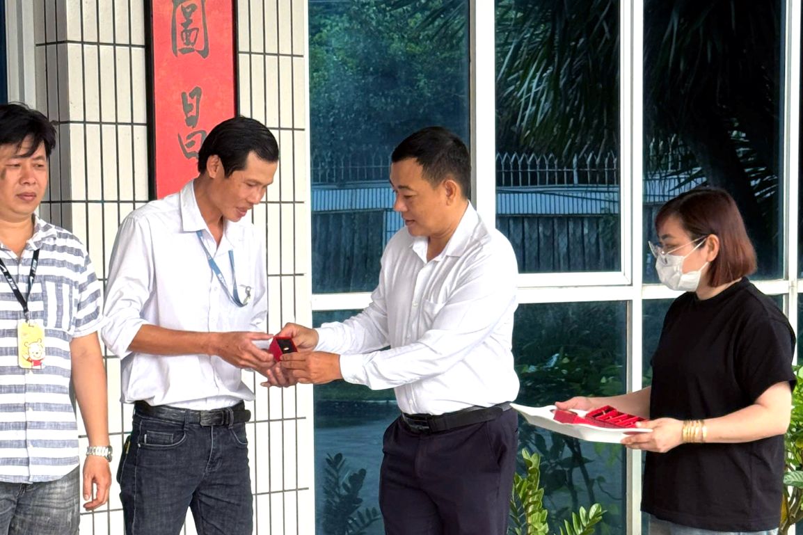 Một doanh nghiệp Đồng Tháp thưởng tết bằng vàng cho 1.000 công nhân- Ảnh 1.