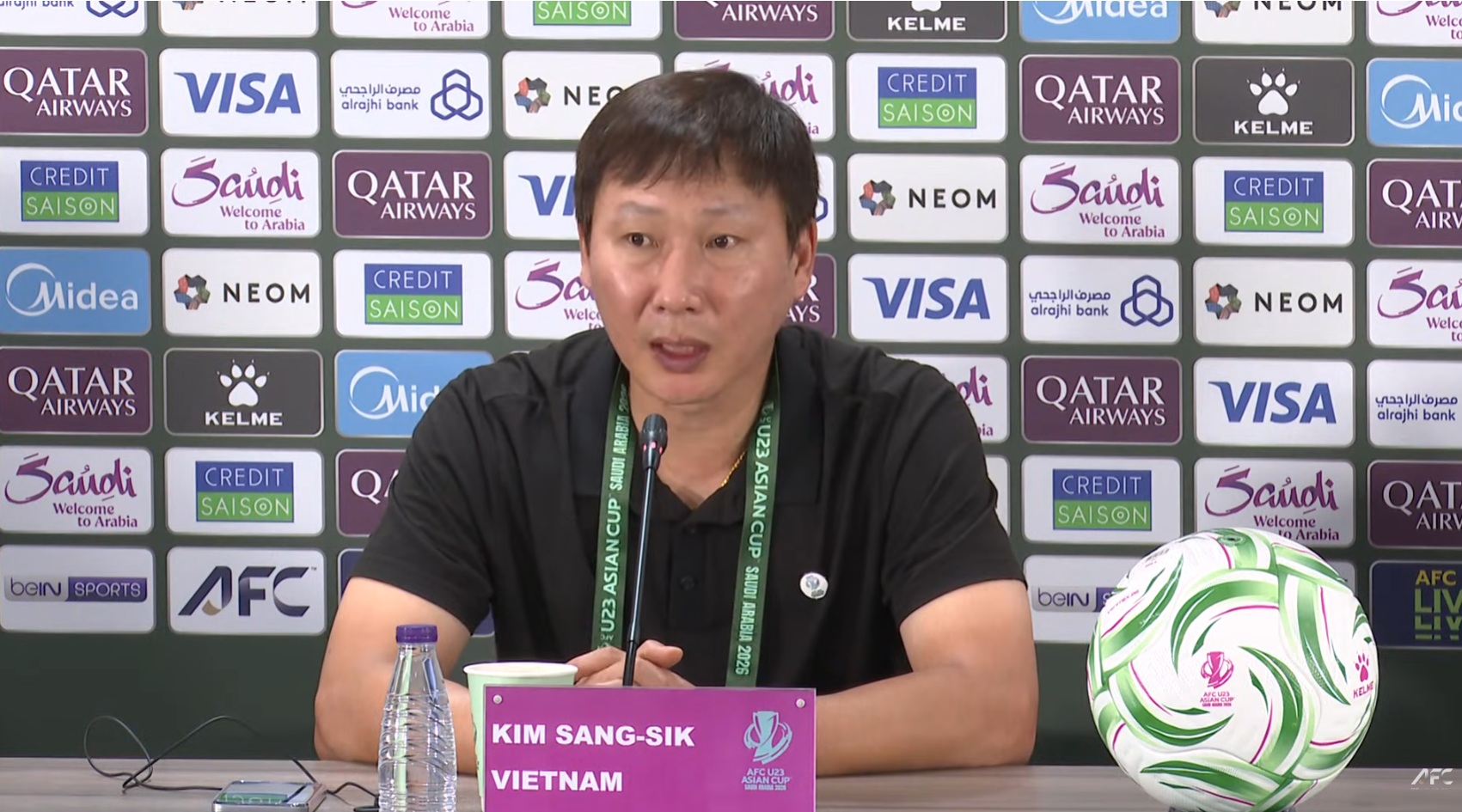 AFC ‘mắt tròn mắt dẹt’ khi nghe HLV Kim Sang-sik tiết lộ về chiến thuật tuyệt đỉnh của U.23 Việt Nam- Ảnh 1.