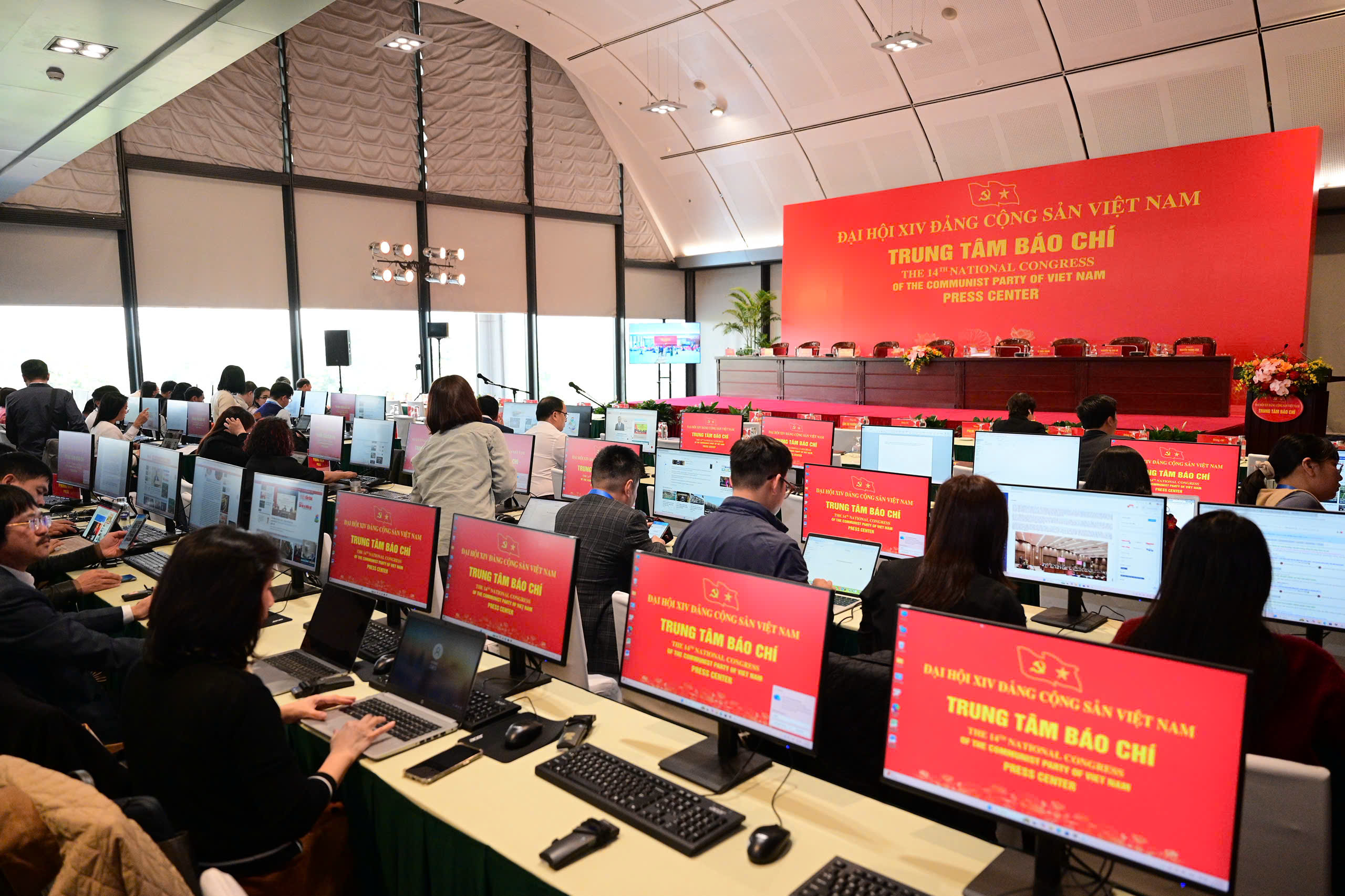 Bồi đắp niềm tin v&agrave; kh&aacute;t vọng ph&aacute;t triển đất nước tại Đại hội XIV của Đảng - Ảnh 3.