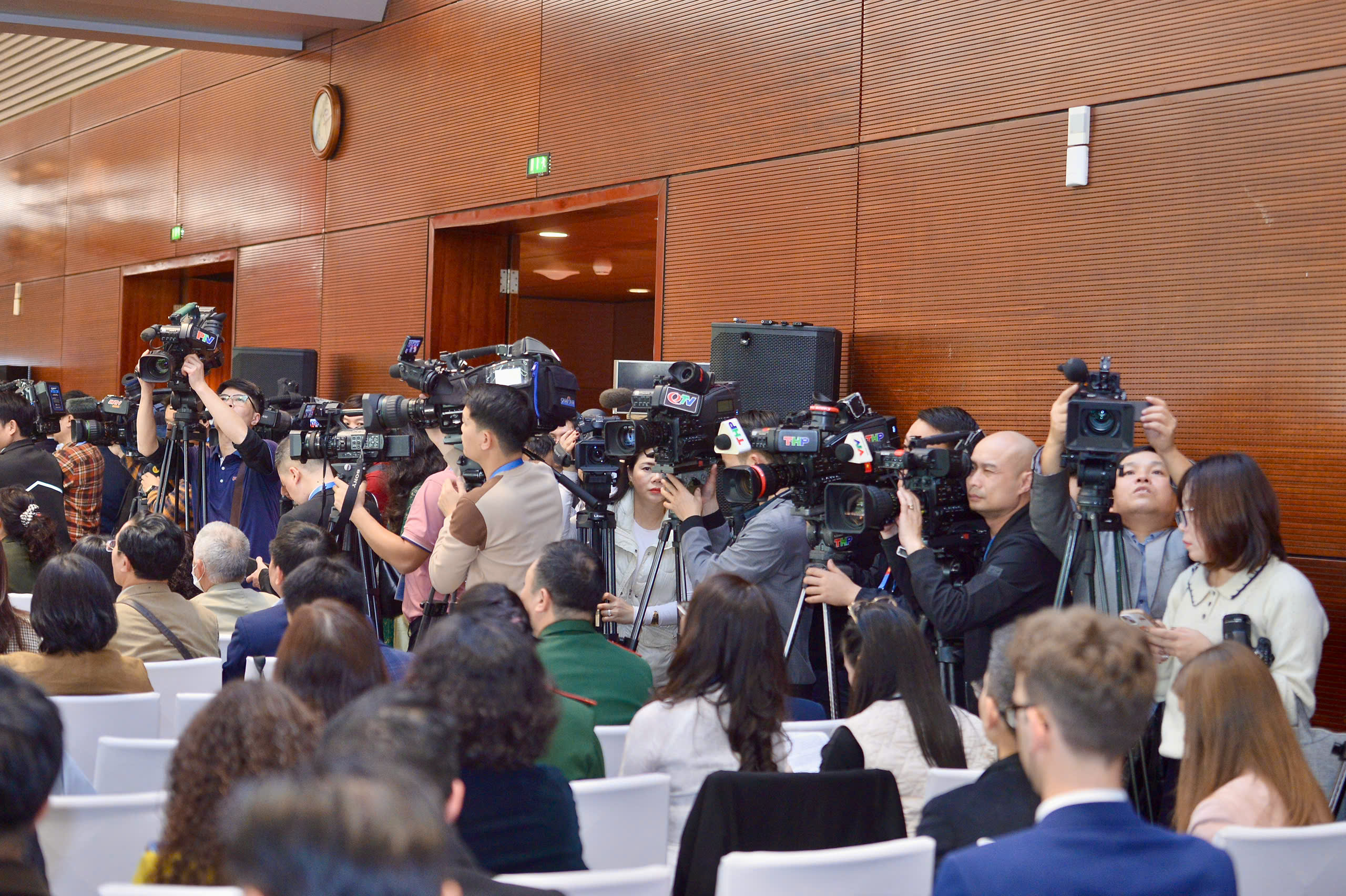 Bồi đắp niềm tin v&agrave; kh&aacute;t vọng ph&aacute;t triển đất nước tại Đại hội XIV của Đảng - Ảnh 2.