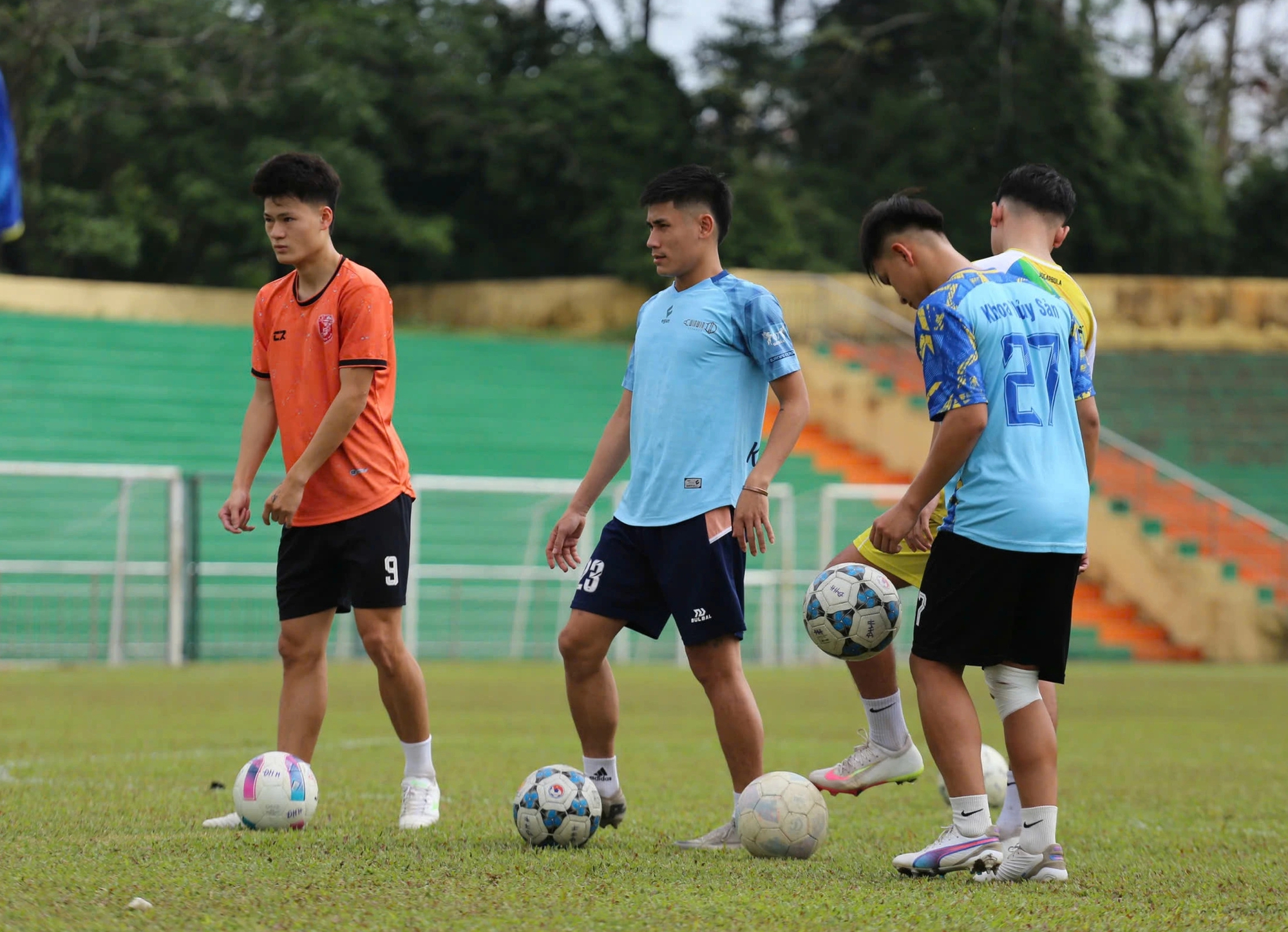 ĐH Huế - Trường CĐ Phương Đ&ocirc;ng Đ&agrave; Nẵng: Ứng vi&ecirc;n lộ diện - Ảnh 1.