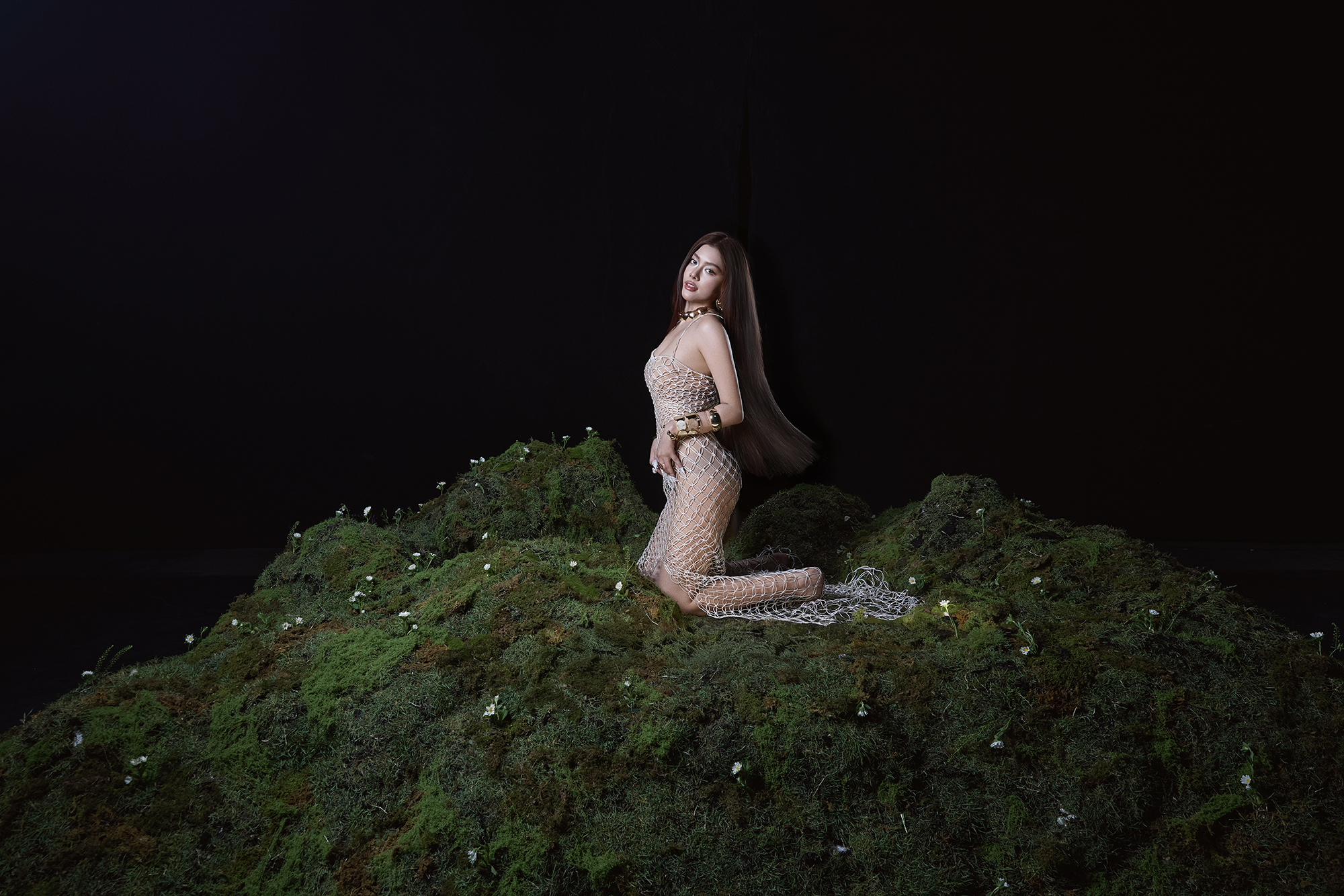 Người đẹp cao 1,82m từng thi Miss Cosmo Vietnam debut làm ca sĩ - Ảnh 2.