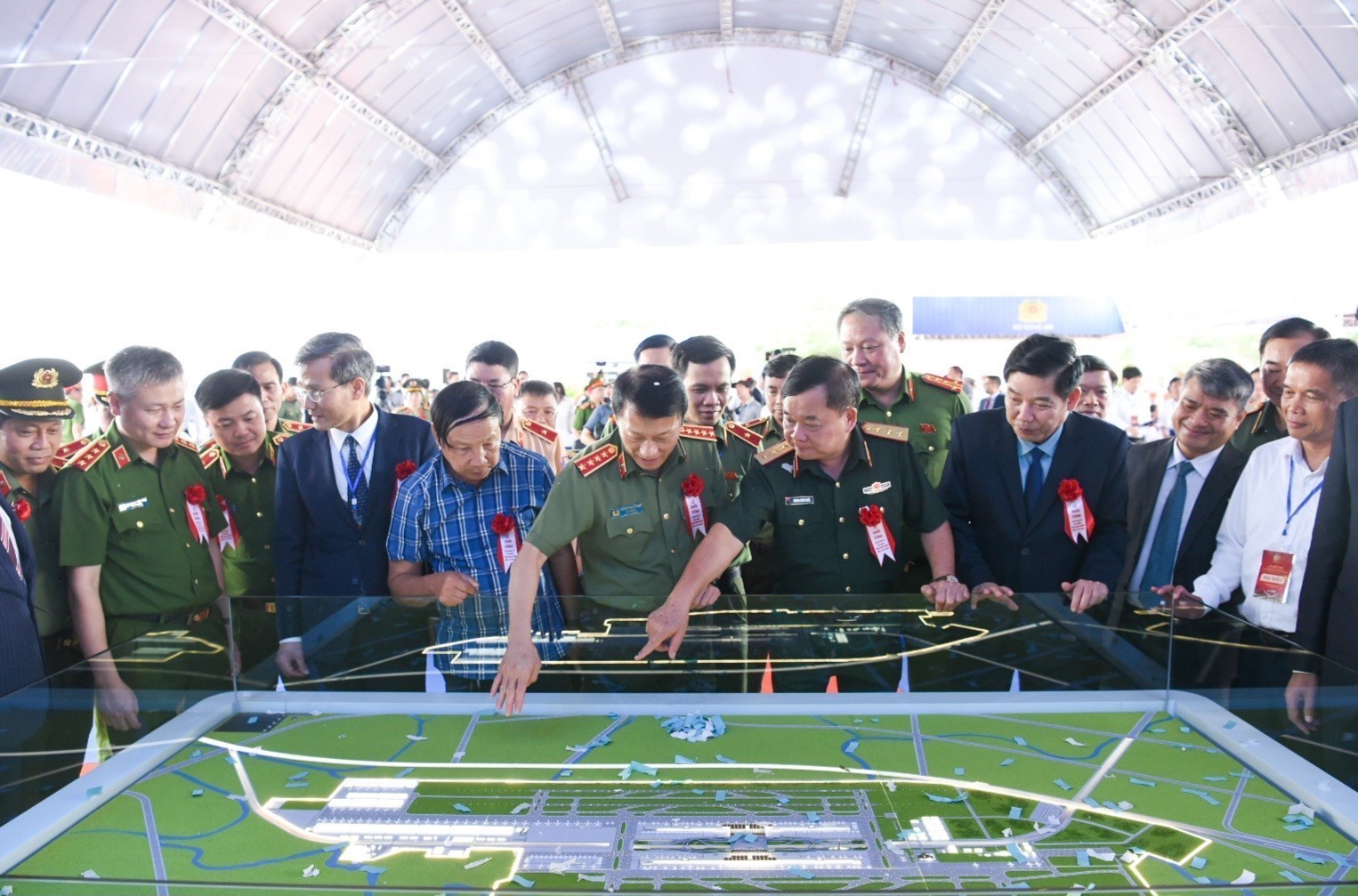 Lực lượng C&ocirc;ng an nh&acirc;n d&acirc;n tạo nền tảng thực hiện Nghị quyết Đại hội XIV của Đảng - Ảnh 2.