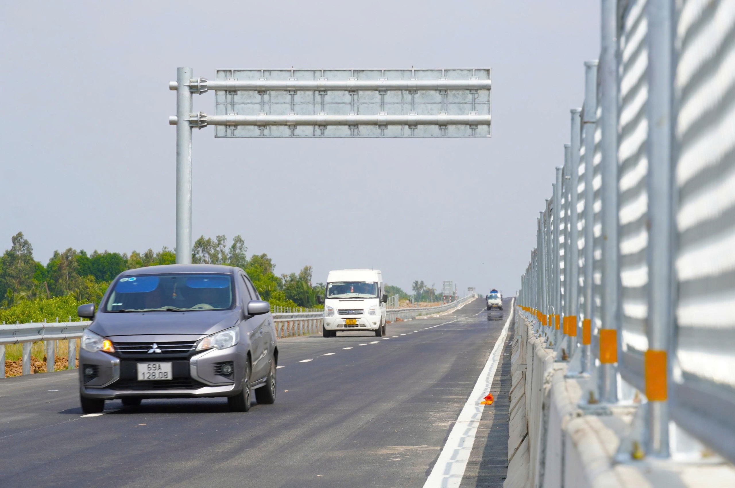 4 yếu tố then chốt giúp ô tô tiết kiệm nhiên liệu khi đi đường dài - Ảnh 1.