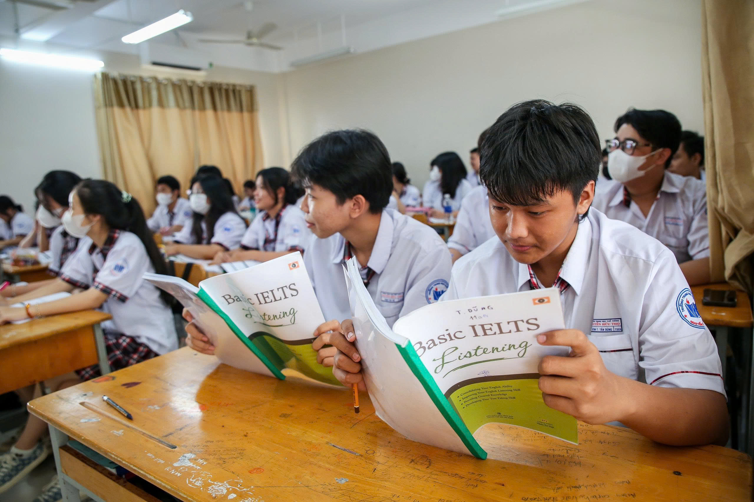 Tuyển sinh ĐH 2026: Mức điểm cộng chứng chỉ IELTS nên thế nào? - Ảnh 1.