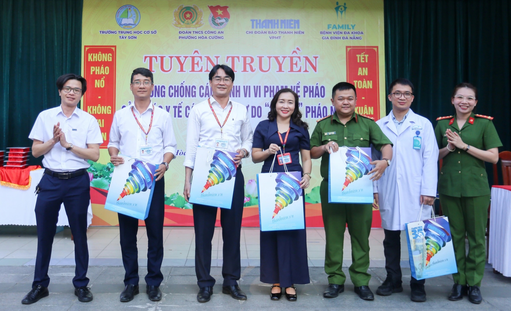 Hiểm họa từ ph&aacute;o nổ, mối đe dọa sức khỏe học đường dịp Tết Nguy&ecirc;n đ&aacute;n - Ảnh 11.