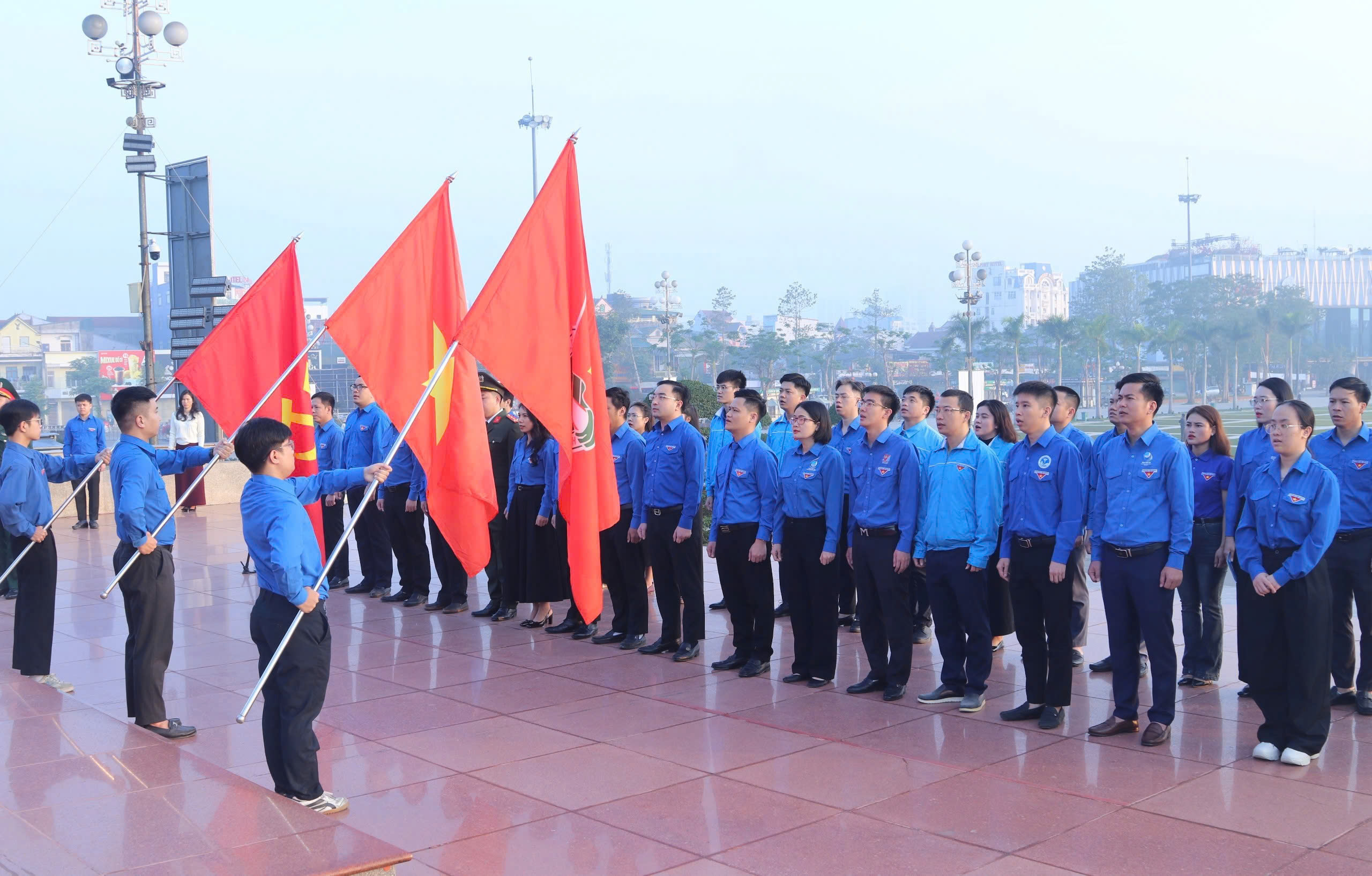 Lễ ch&agrave;o cờ đặc biệt của người trẻ- Ảnh 7.