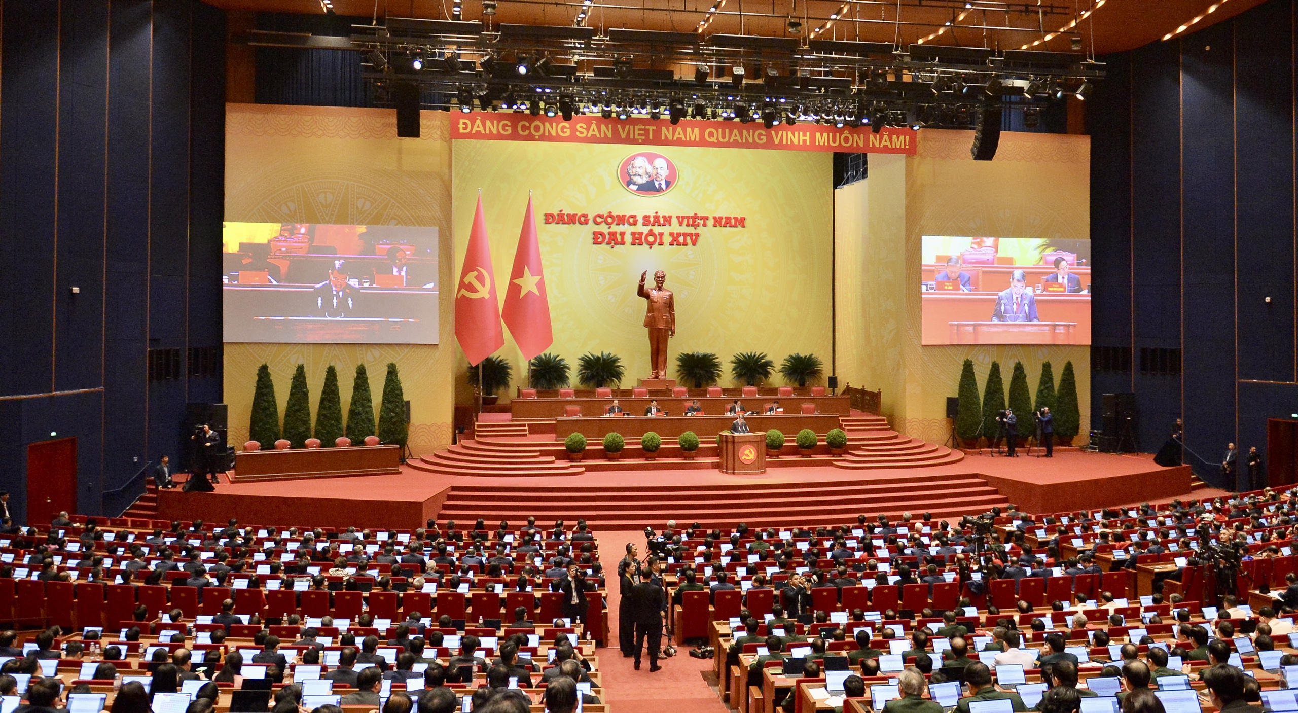 Tiêu chuẩn, quy trình bầu Tổng Bí thư, Bộ Chính trị, Ban Chấp hành Trung ương- Ảnh 2. Tiêu chuẩn, quy trình bầu Tổng Bí thư, Bộ Chính trị, Ban Chấp hành Trung ương- Ảnh 2.