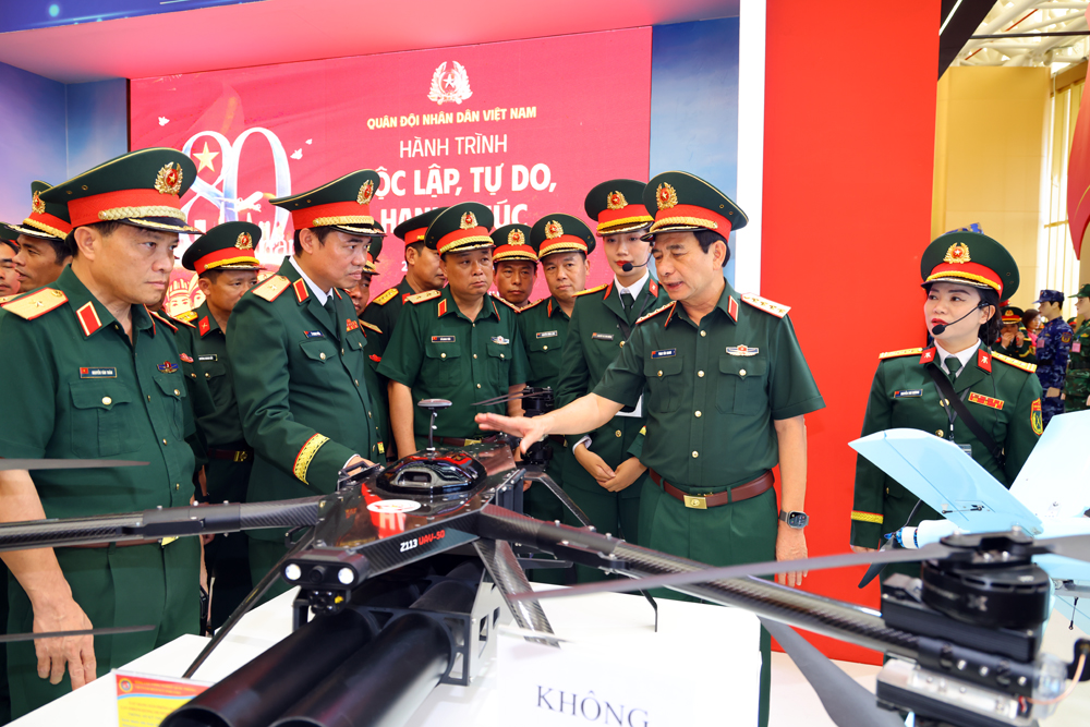 Đẩy mạnh xây dựng Quân đội, củng cố quốc phòng, bảo vệ vững chắc Tổ quốc trong giai đoạn mới - Ảnh 1.