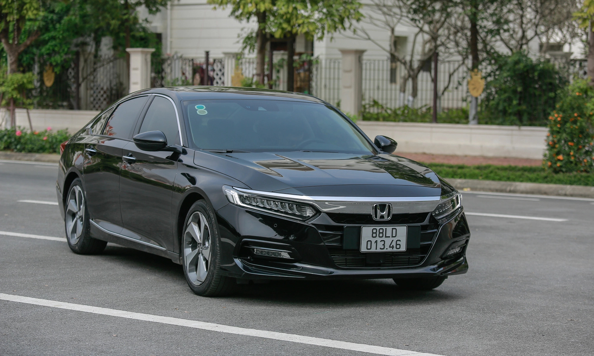 Sedan hạng D năm 2025: C&aacute;c đối thủ &lsquo;lay lắt&rsquo;, chỉ Toyota Camry c&ograve;n sức h&uacute;t - Ảnh 3.