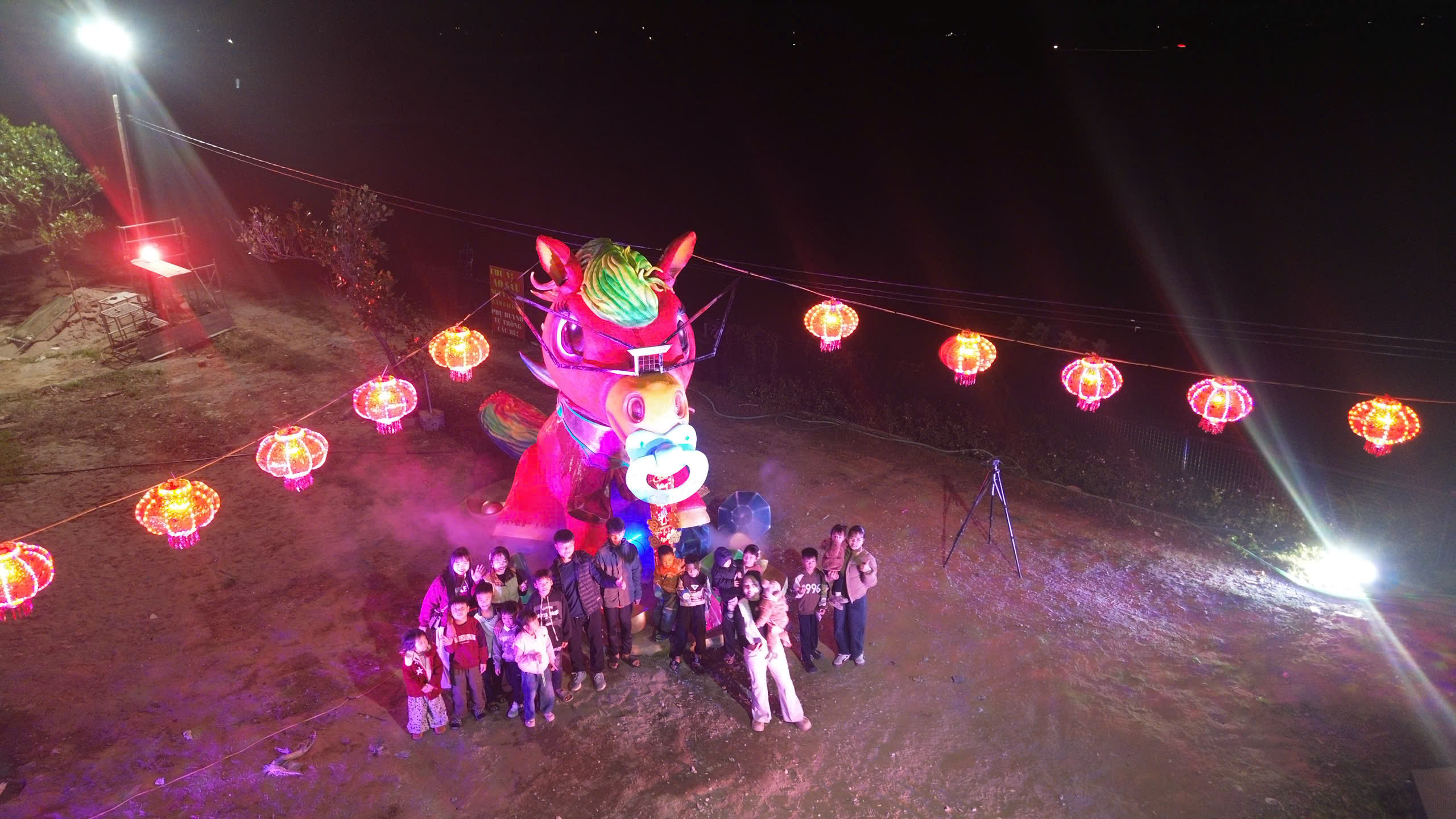 H&agrave;o hứng check-in c&ugrave;ng linh vật 'Ngựa Vui Vẻ' miễn ph&iacute; dịp nghỉ tết dương lịch 2026 - Ảnh 8.