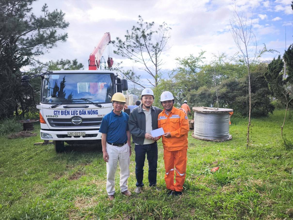 EVNSPC về đích vượt chỉ tiêu đầu tư xây dựng lưới điện năm 2025 - Ảnh 6.