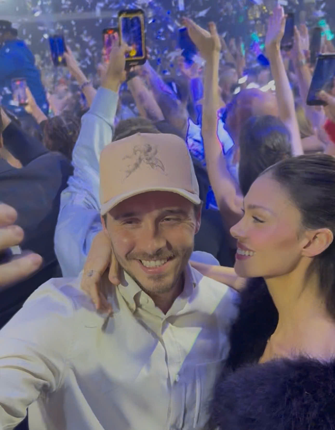 Brooklyn Beckham phớt lờ lời đề nghị hòa giải từ cha mẹ - Ảnh 1.