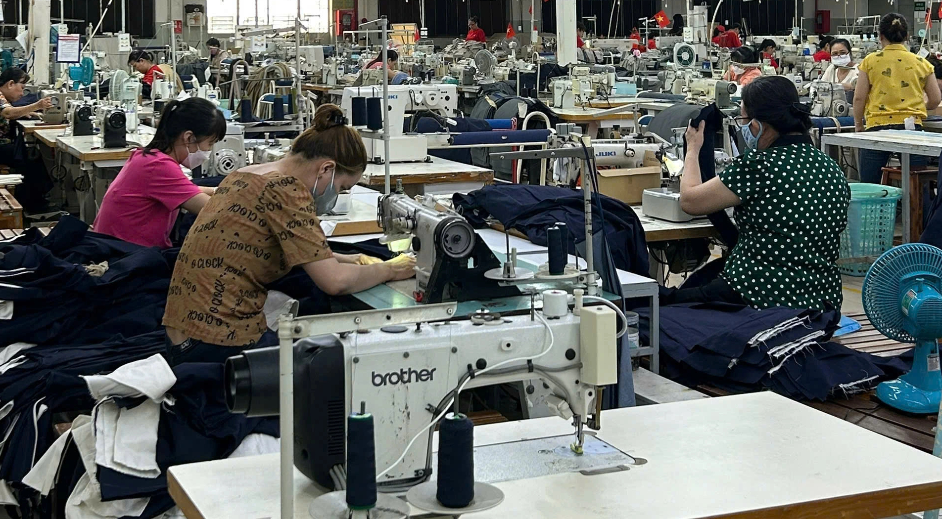 Với công nhân, đây là lựa chọn quen thuộc vào dịp Tết Dương lịch...  - Ảnh 1.